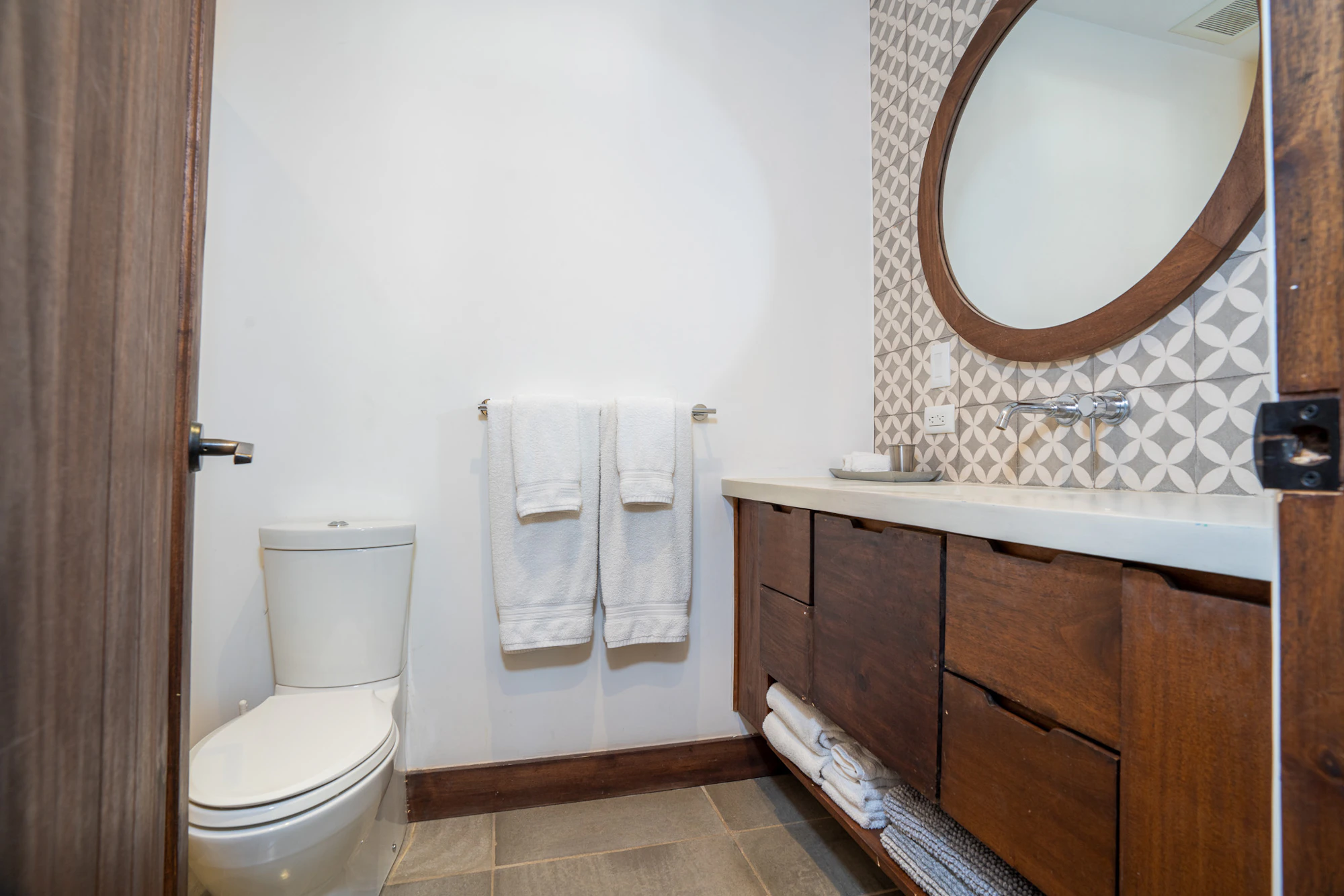 Studio | 9 Calle La Ronda