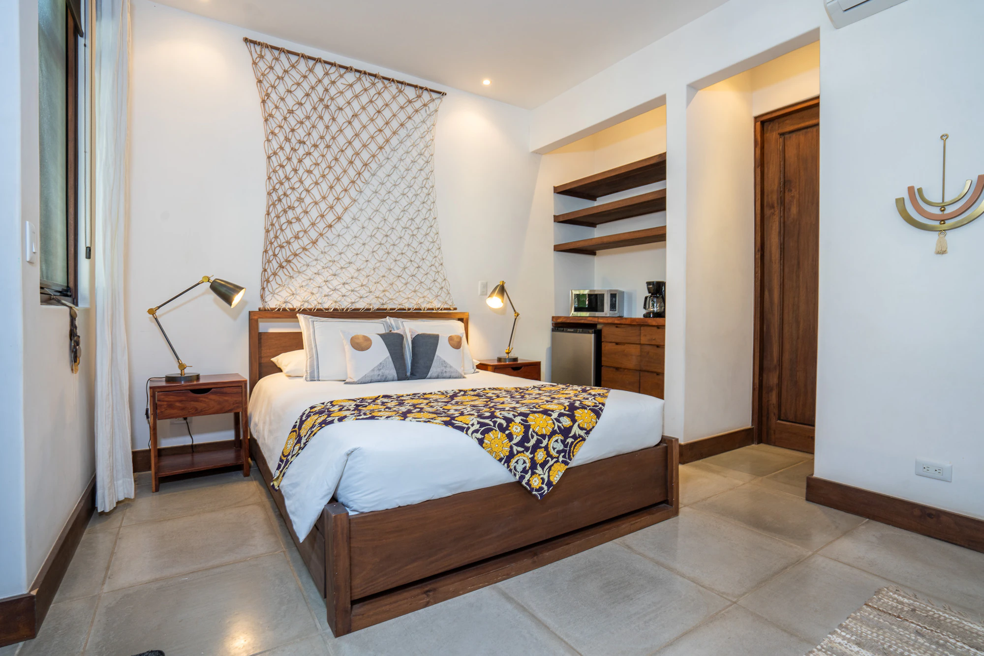 Studio | 9 Calle La Ronda