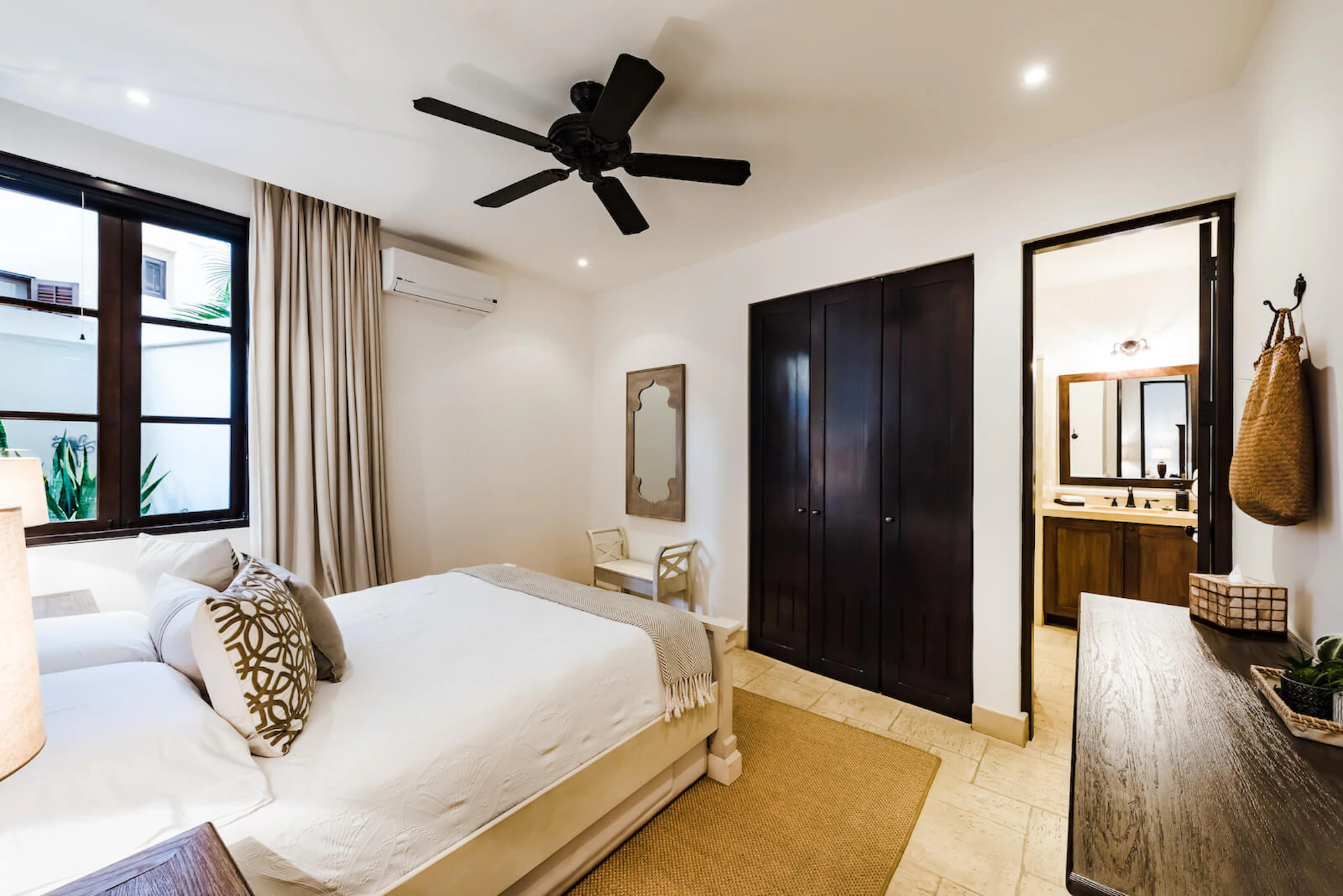 Flat | 18 Avenida La Antigua