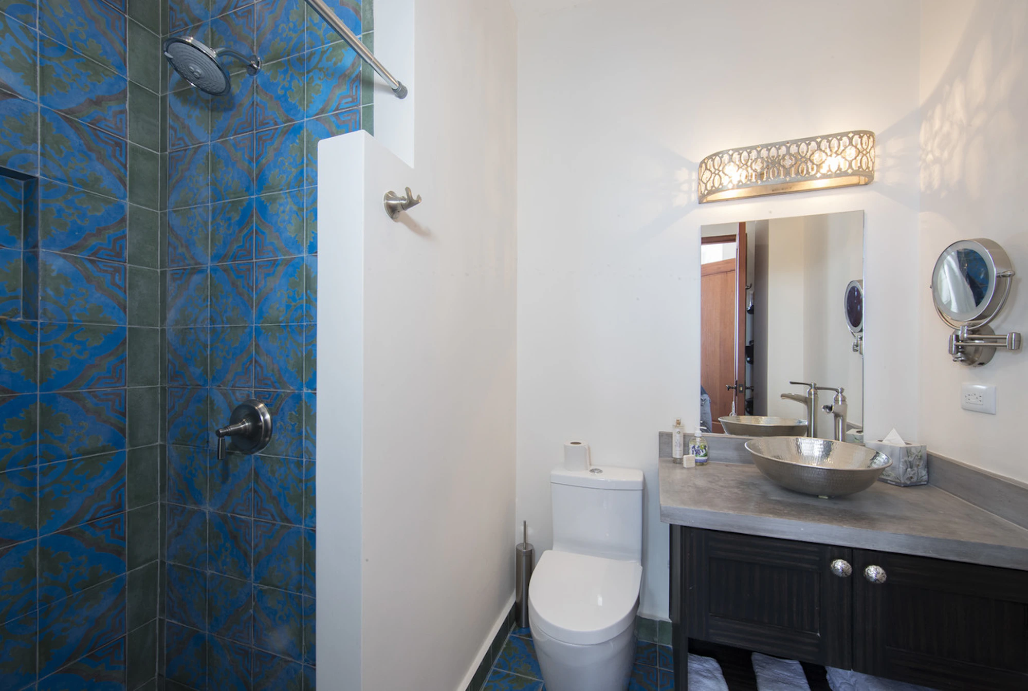 Flat | 32 Plaza Central