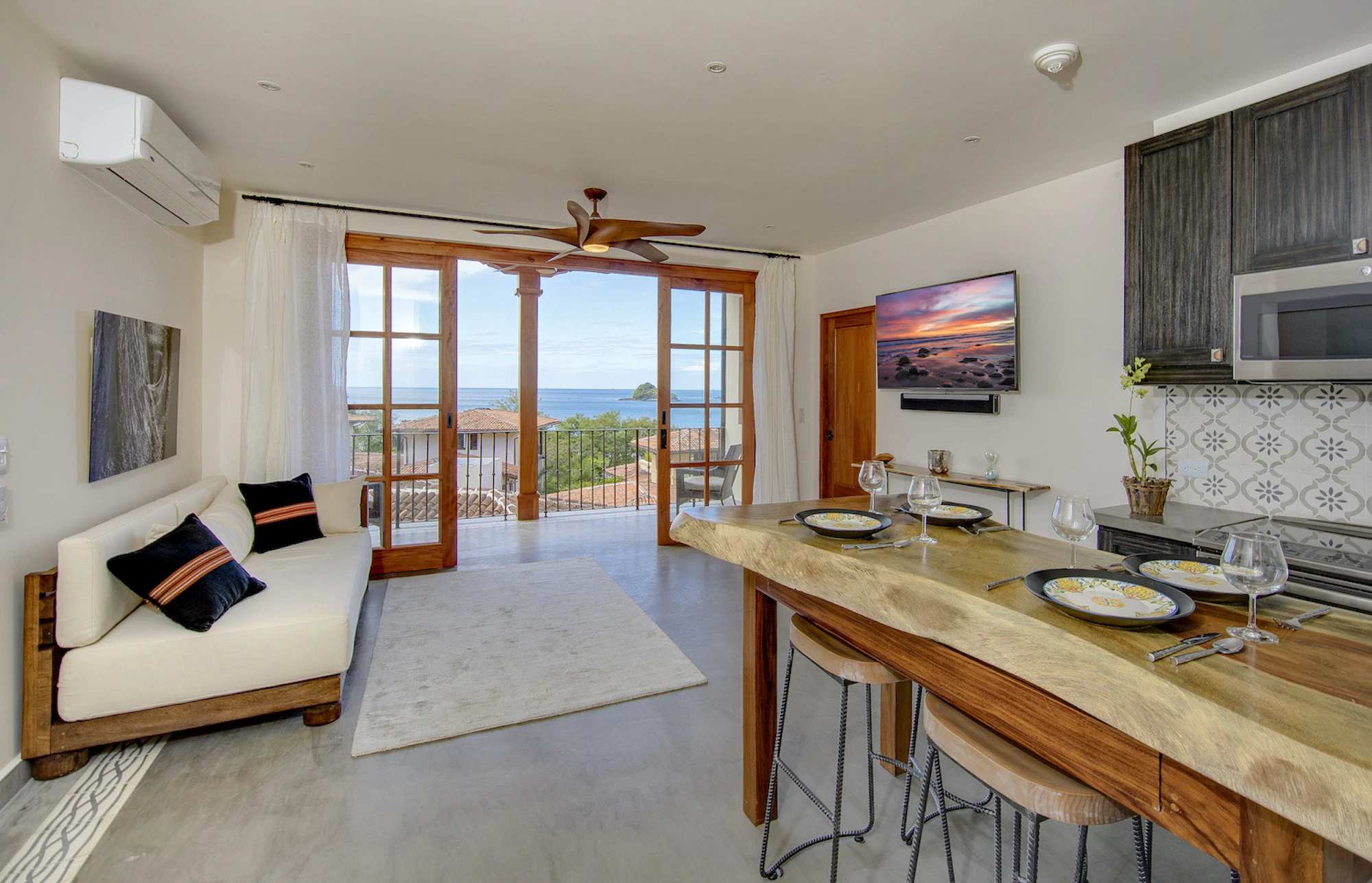 Flat | 32 Plaza Central