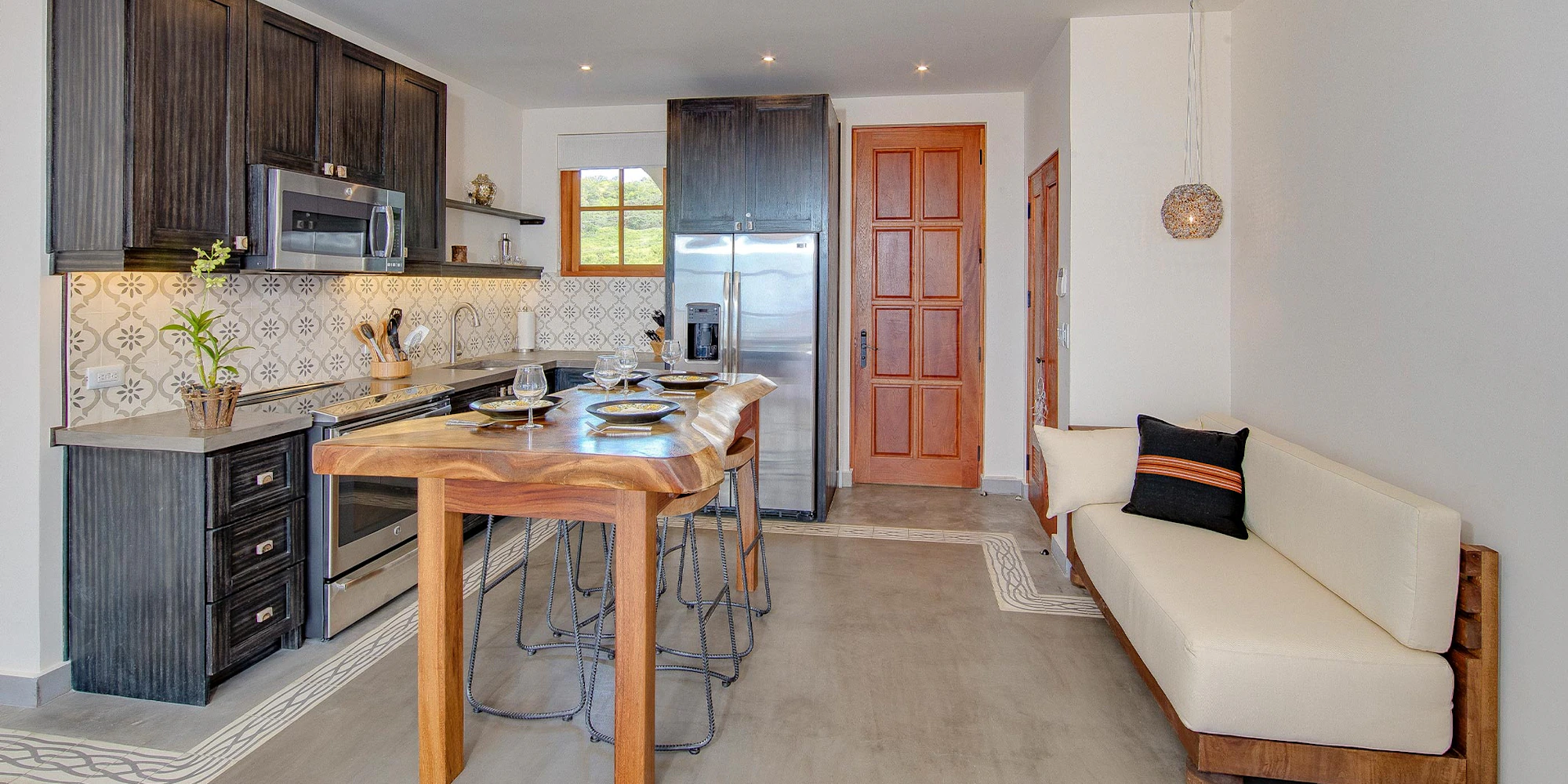 Flat | 32 Plaza Central