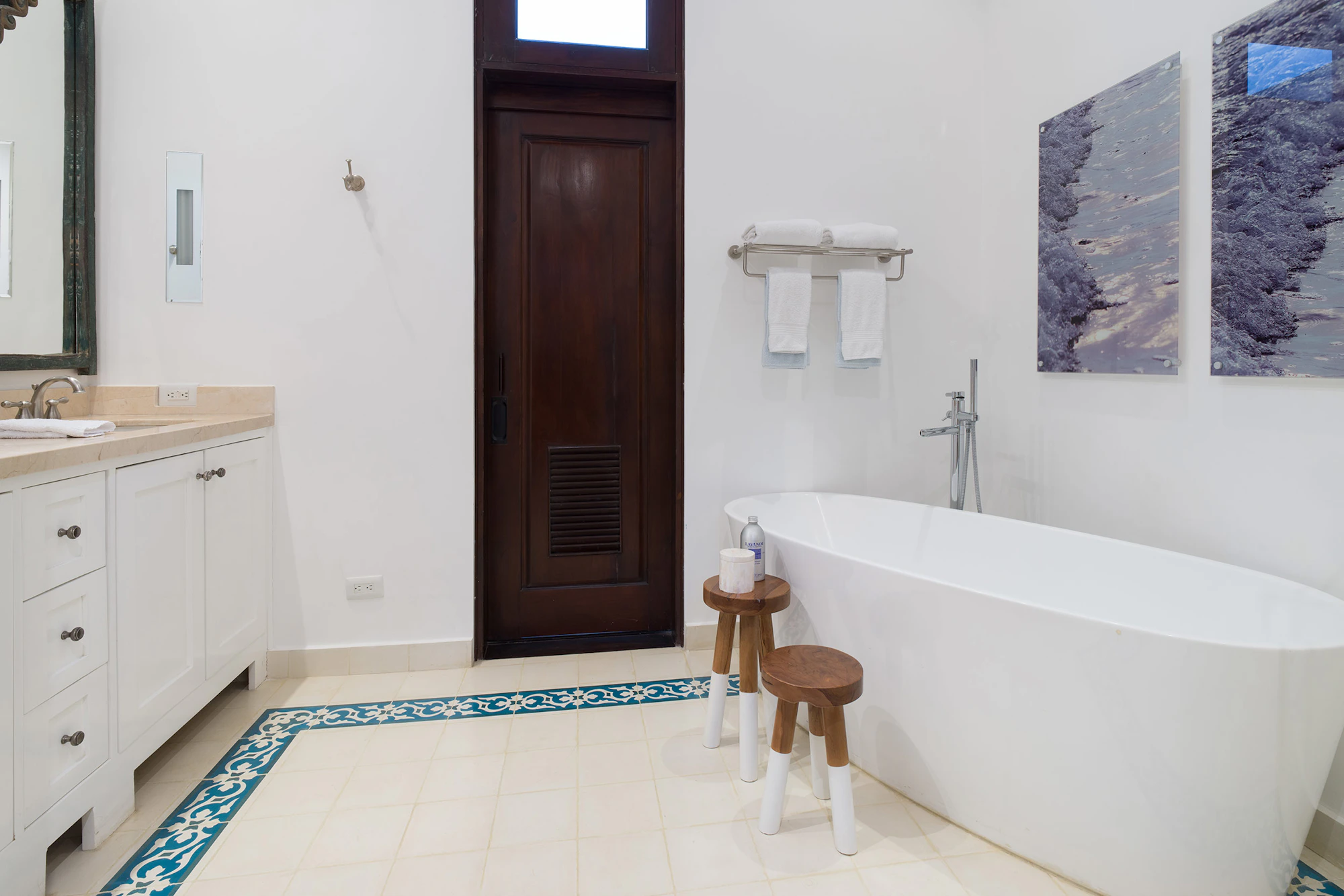 Casa Azul | 11 Paseo del Mar