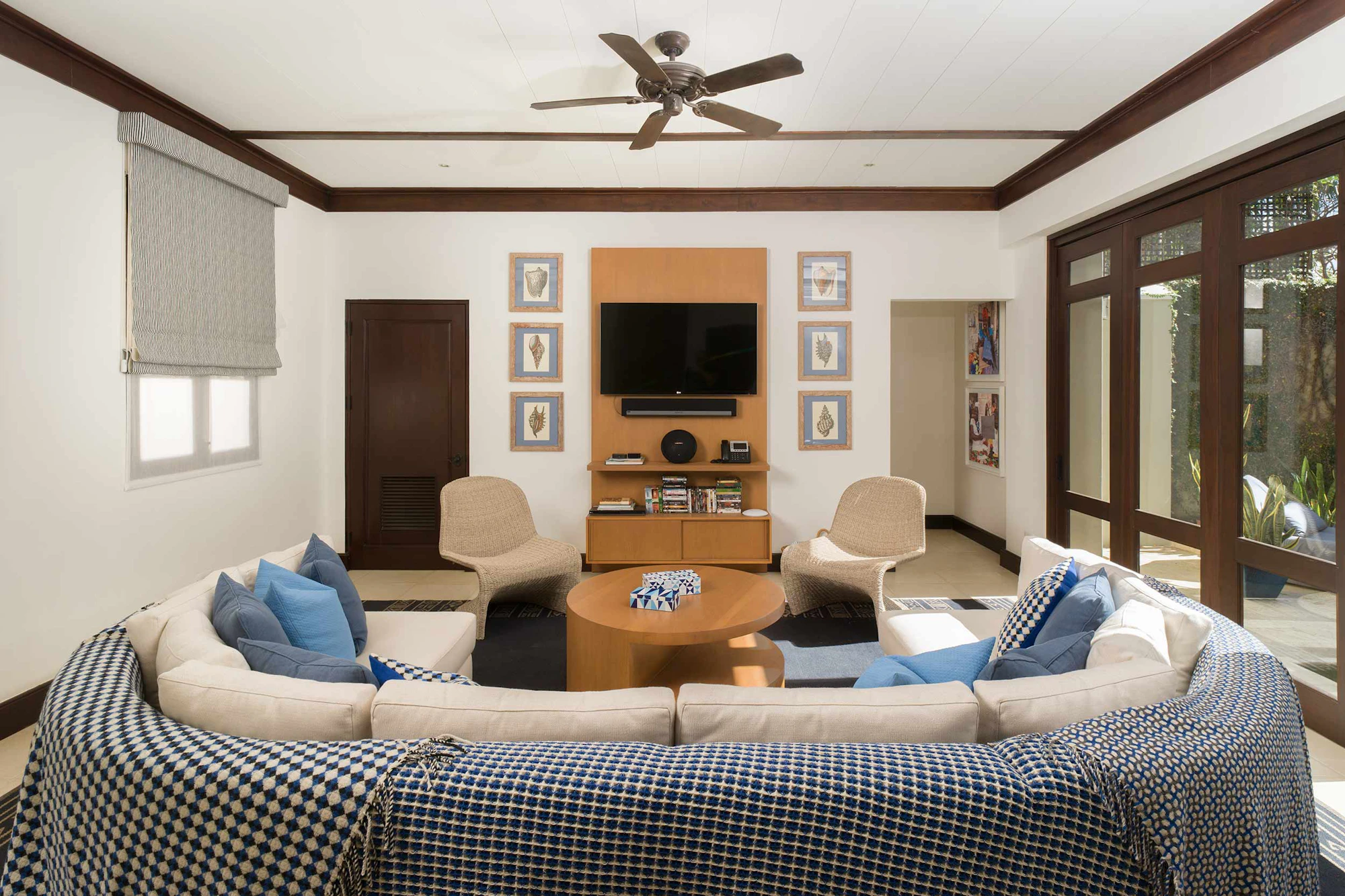 Casa Azul | 11 Paseo del Mar