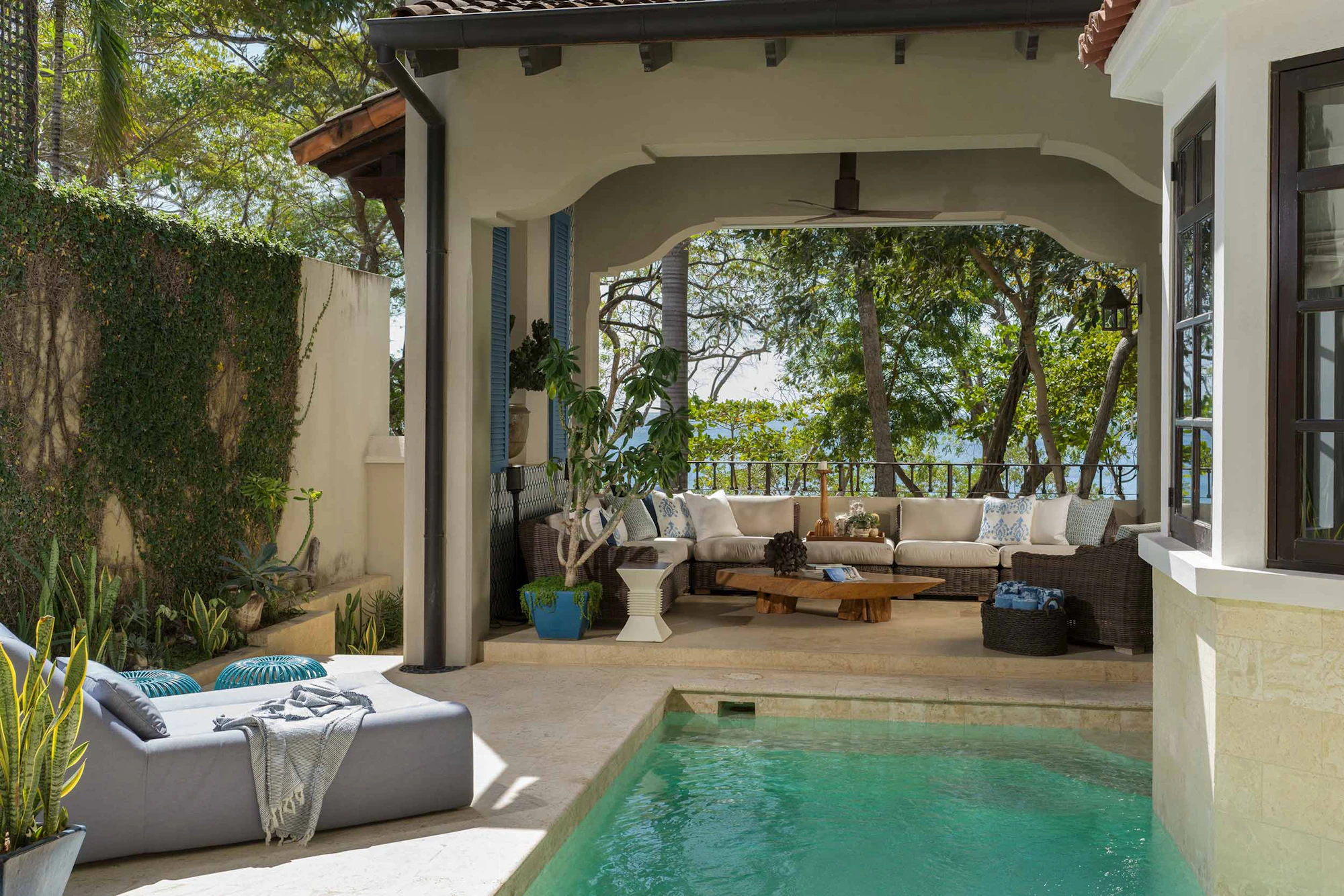 Casa Azul | 11 Paseo del Mar