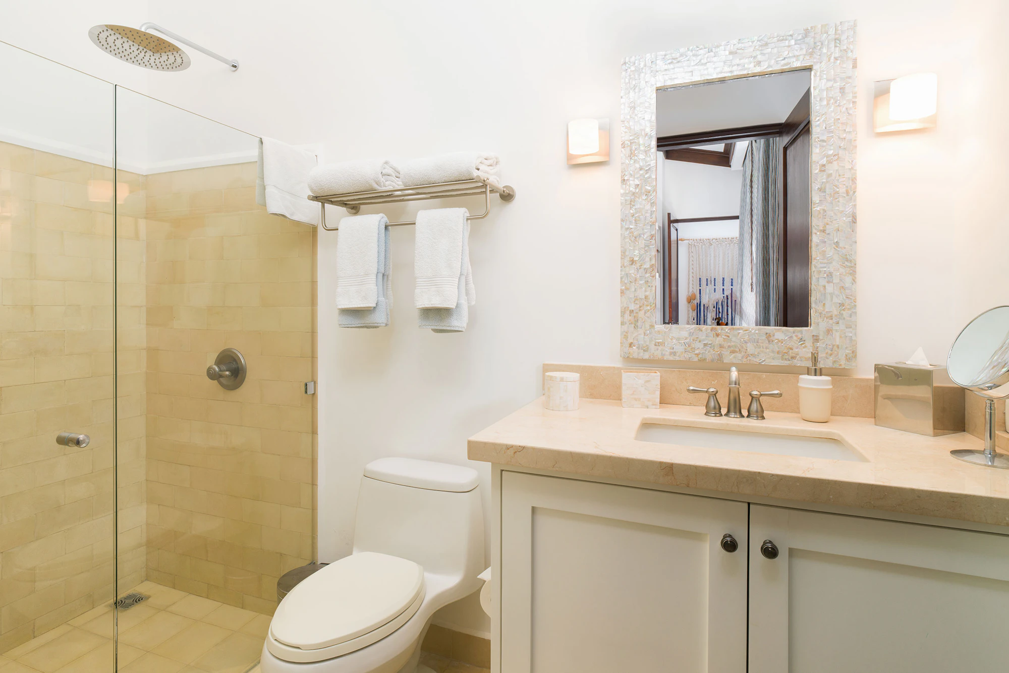 Casa Azul | 11 Paseo del Mar