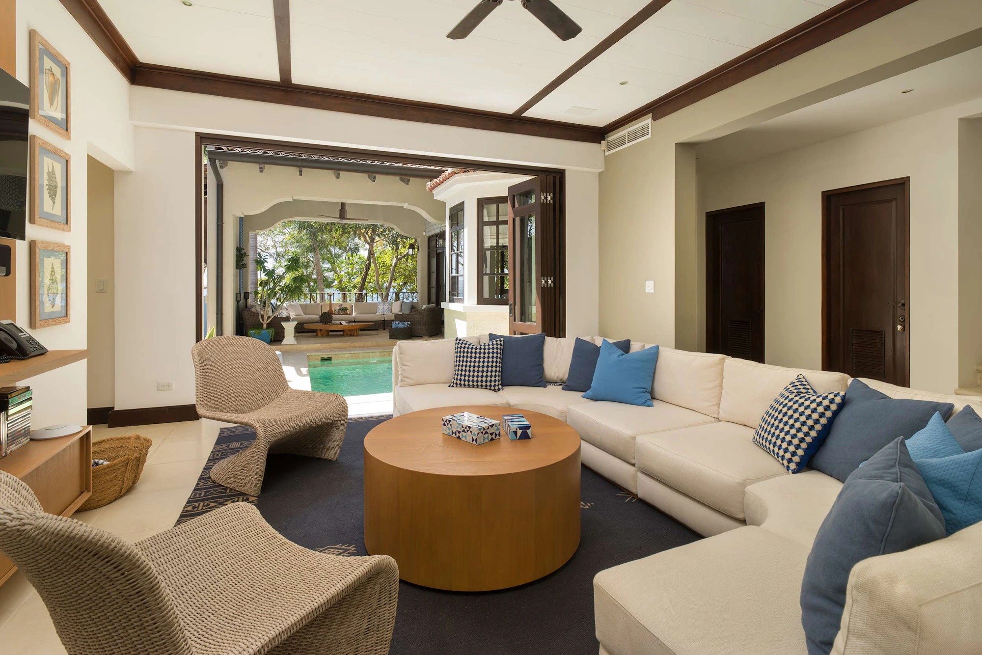 Casa Azul | 11 Paseo del Mar