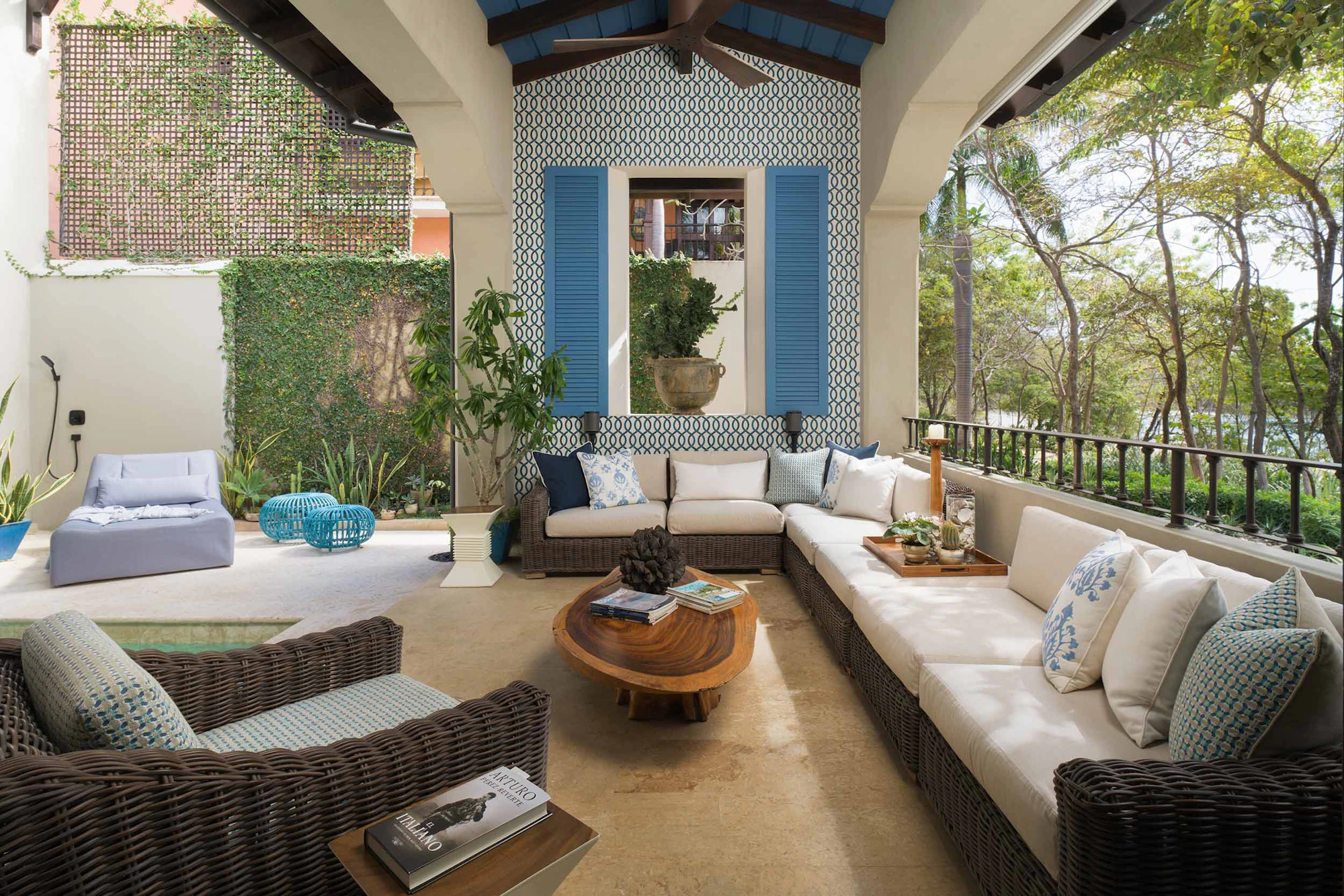 Casa Azul | 11 Paseo del Mar