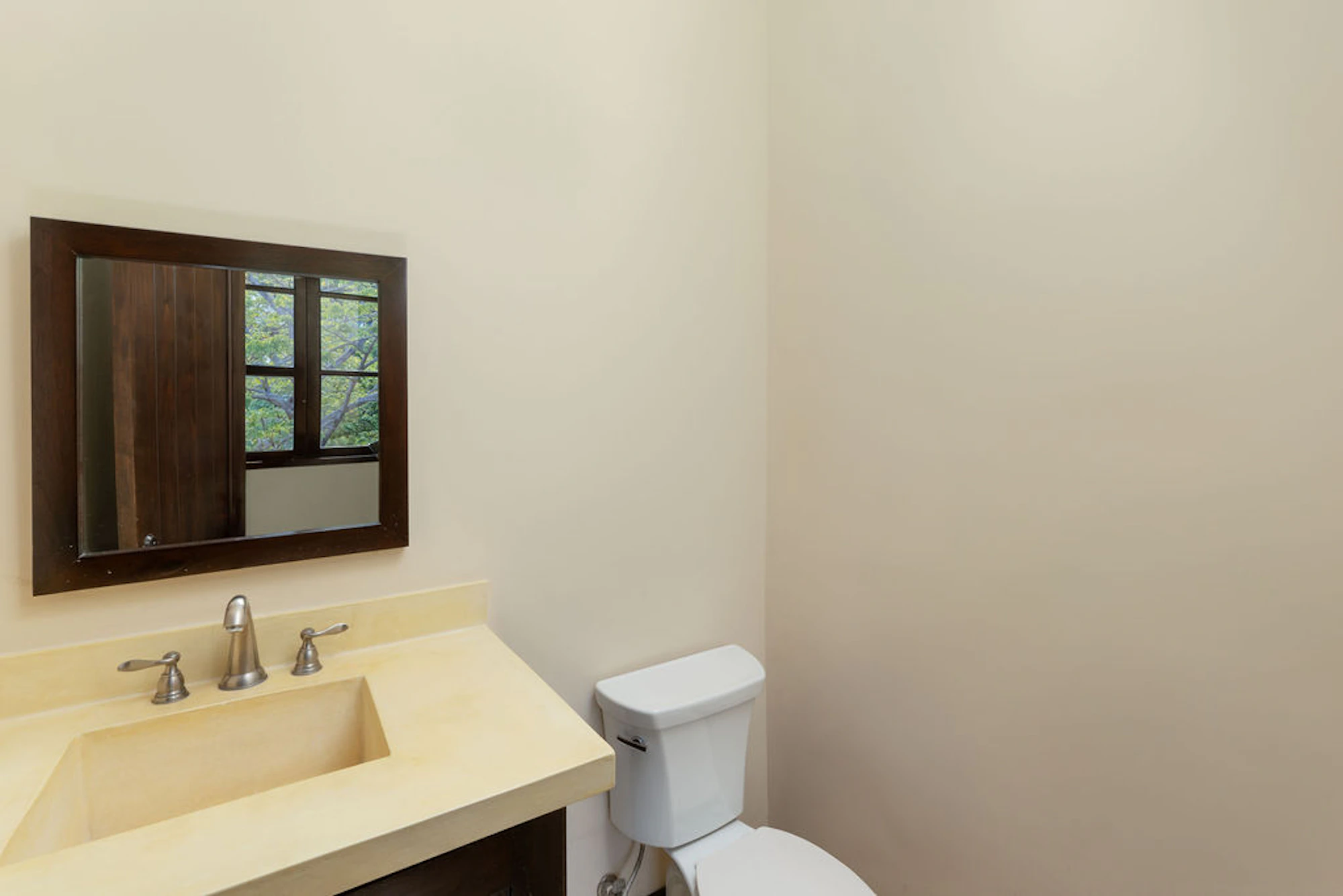 Flat | 38 Avenida La Antigua