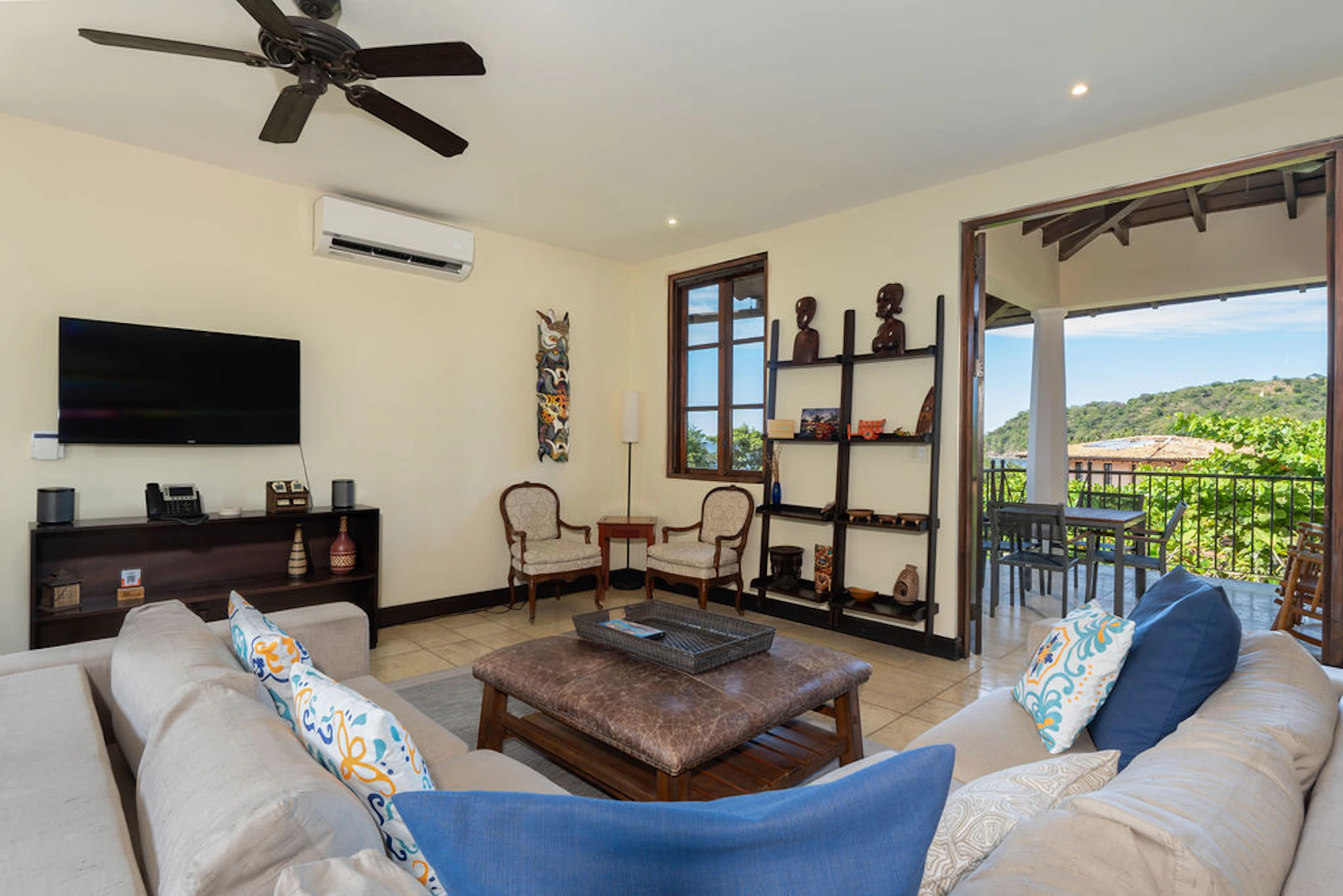 Flat | 38 Avenida La Antigua