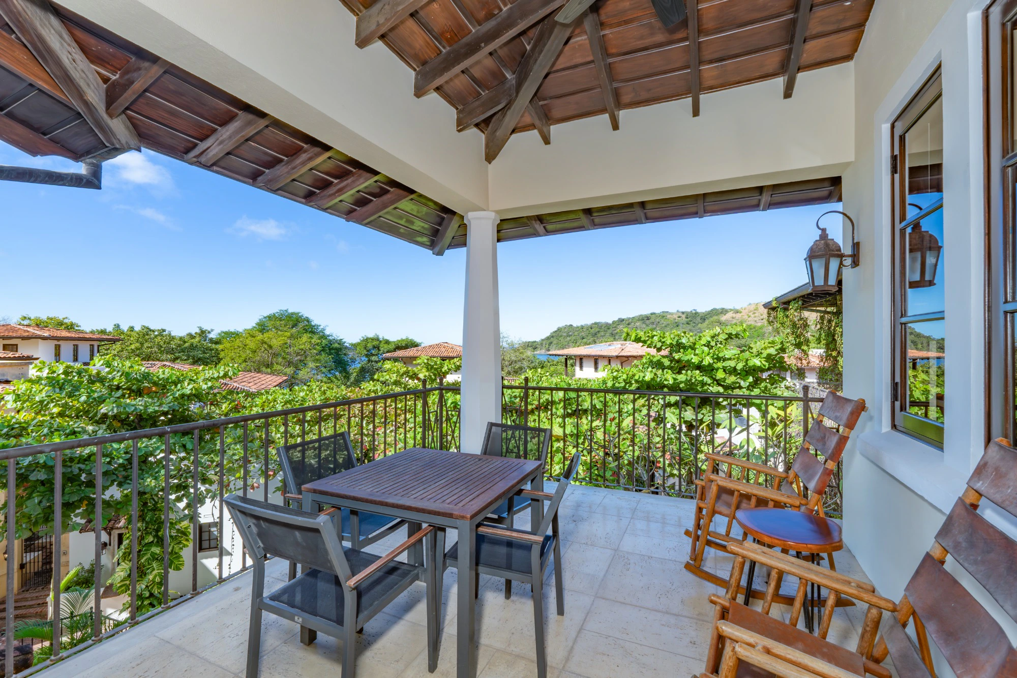 Flat | 38 Avenida La Antigua