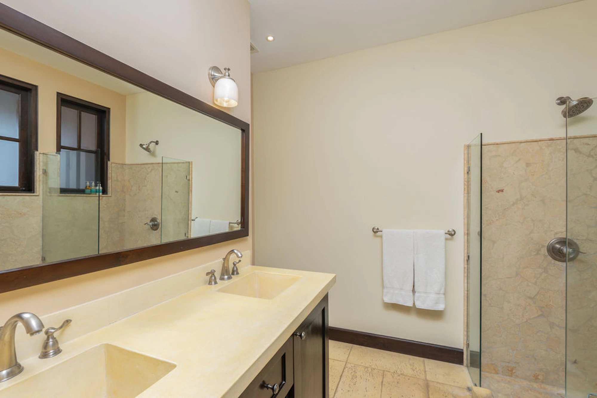 Flat | 38 Avenida La Antigua