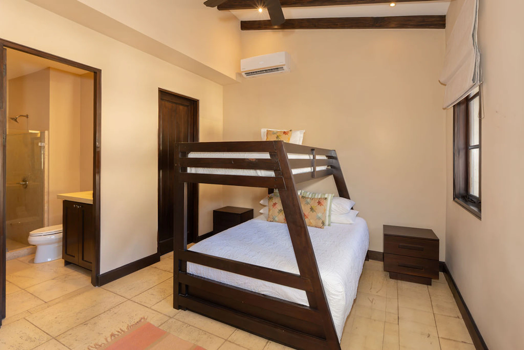 Flat | 38 Avenida La Antigua