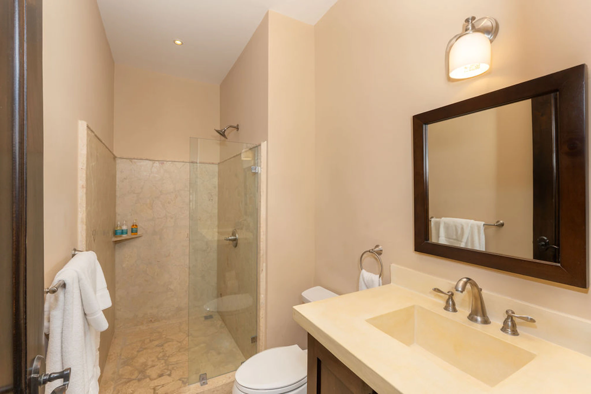 Flat | 38 Avenida La Antigua