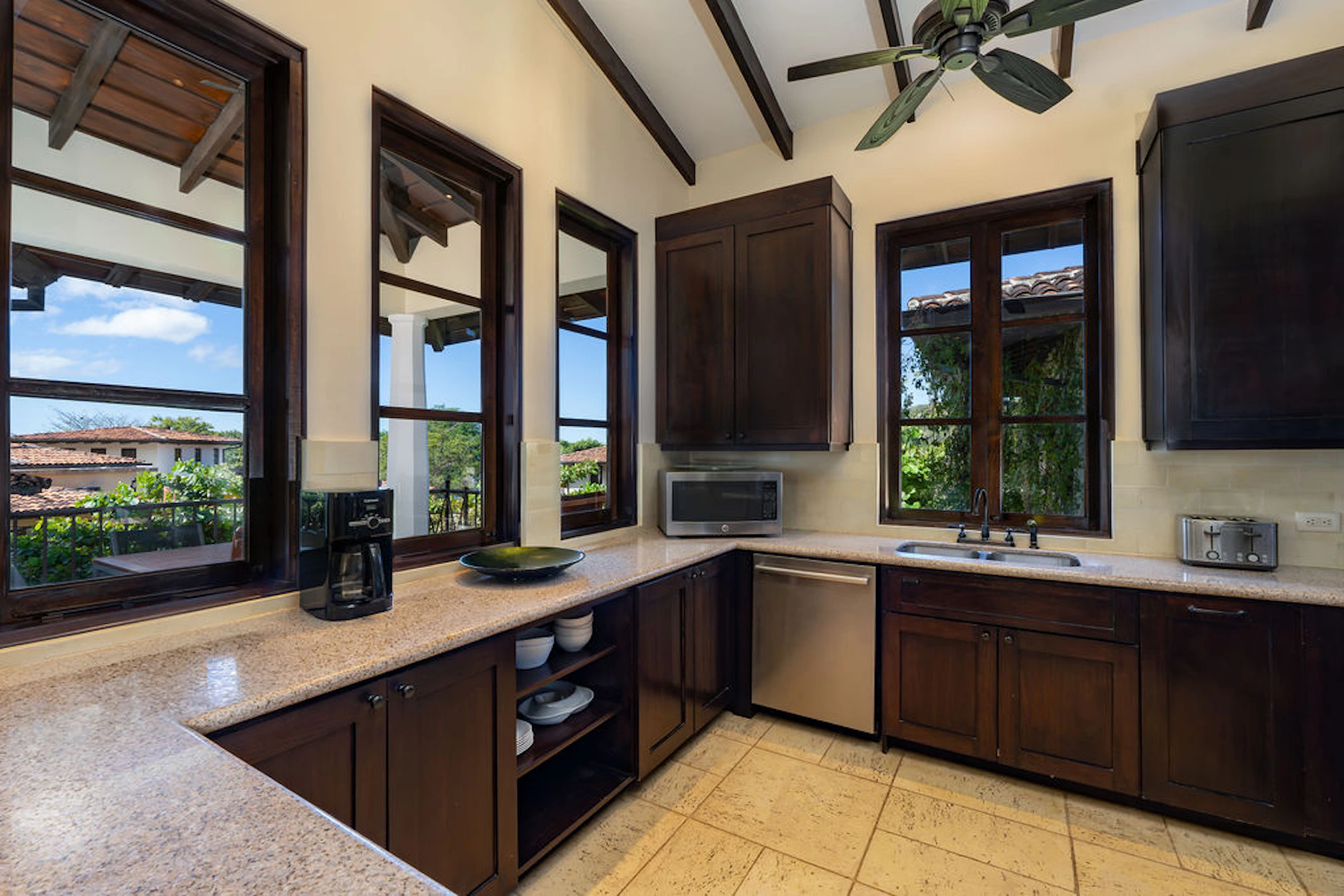 Flat | 38 Avenida La Antigua