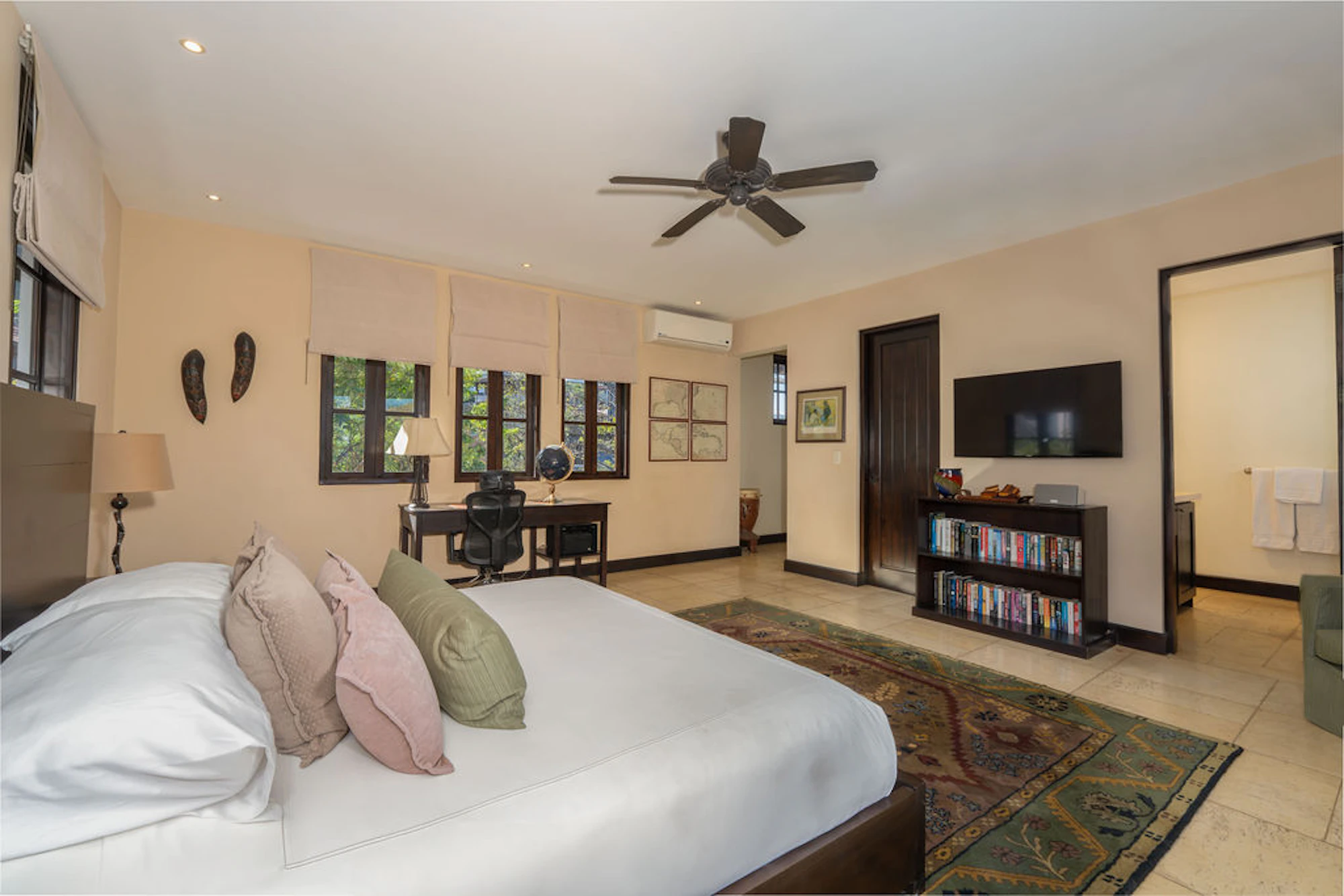 Flat | 38 Avenida La Antigua