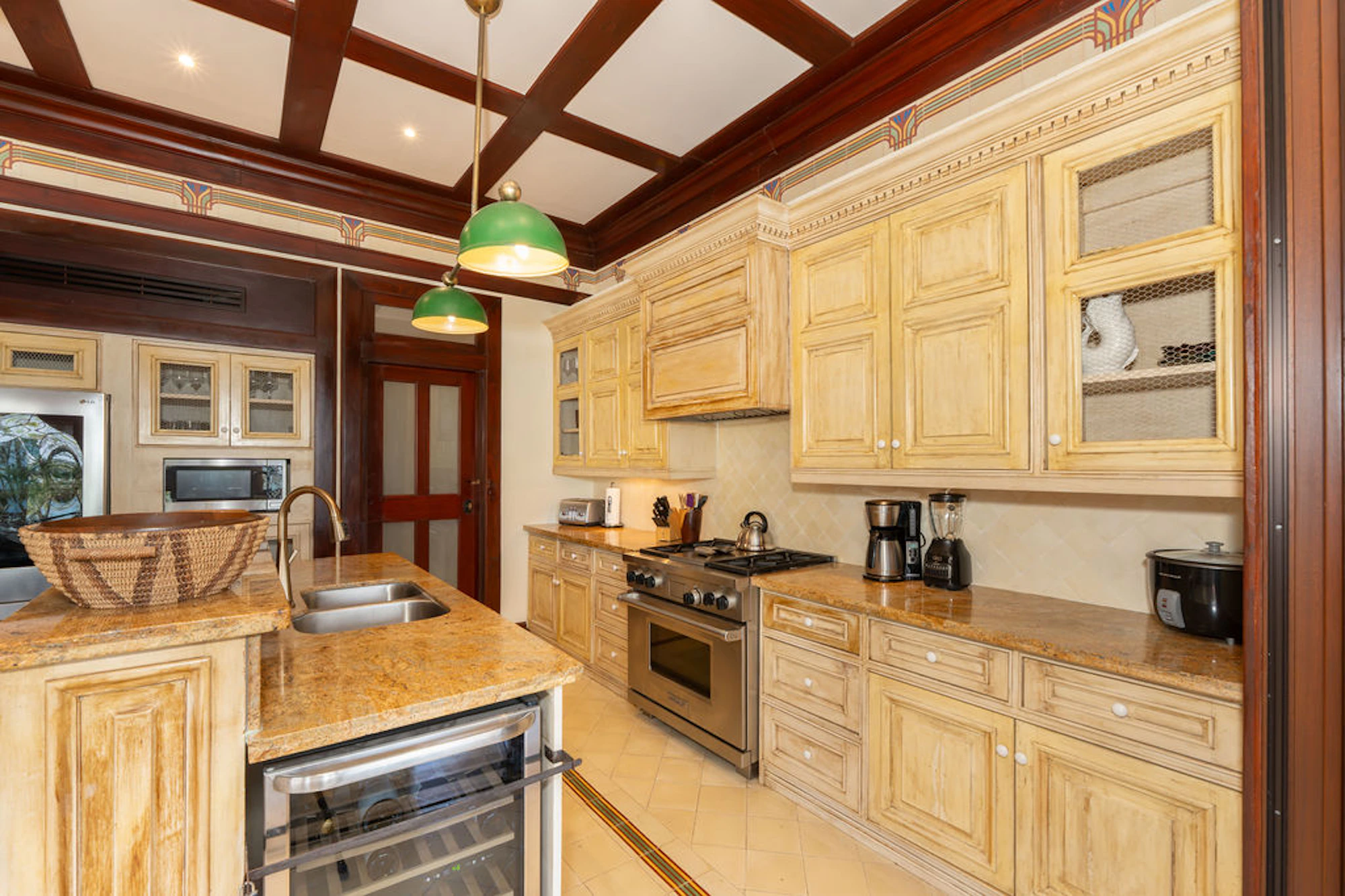 Casa Teja | 12 Paseo del Mar