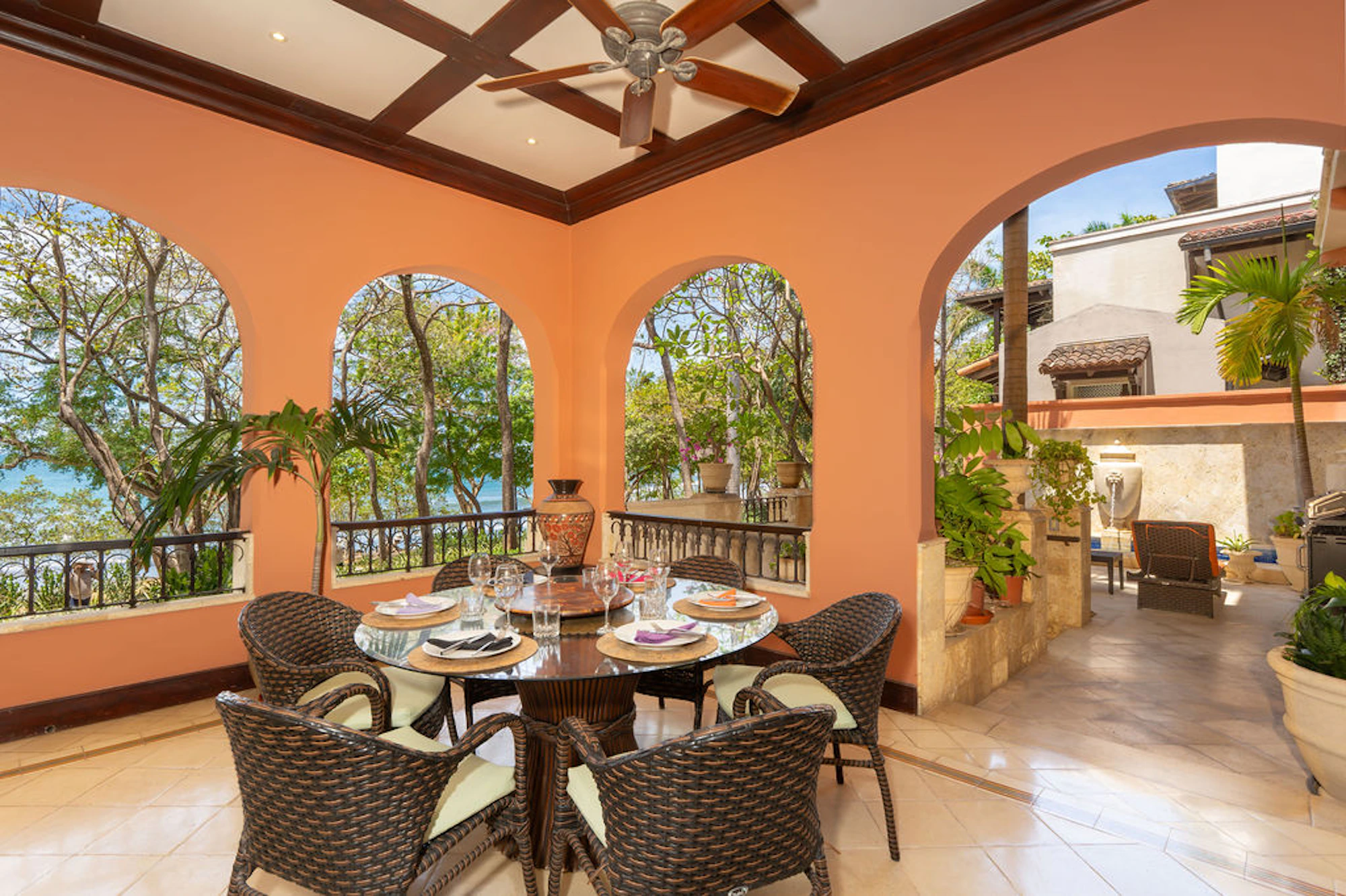 Casa Teja | 12 Paseo del Mar