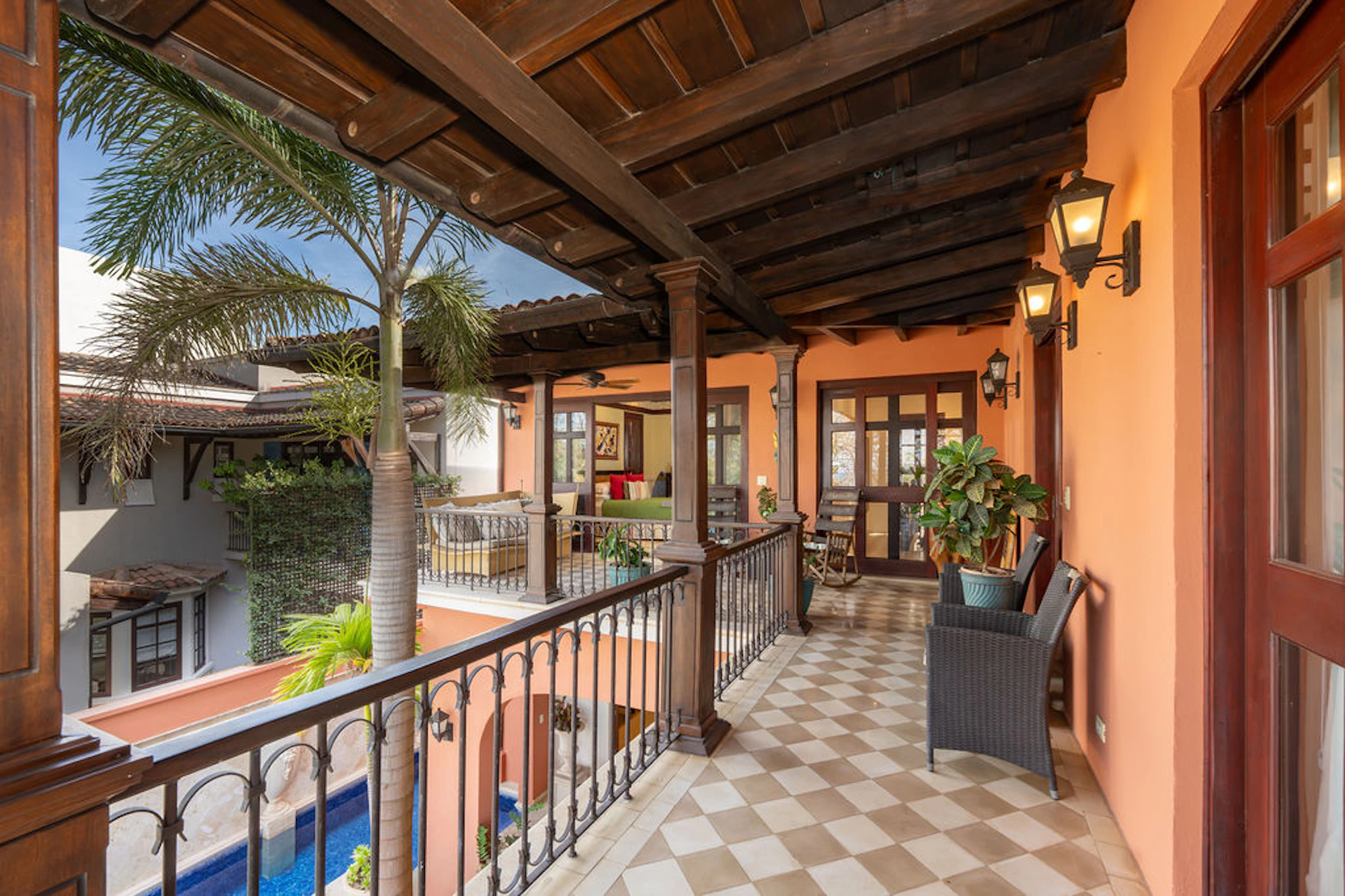 Casa Teja | 12 Paseo del Mar