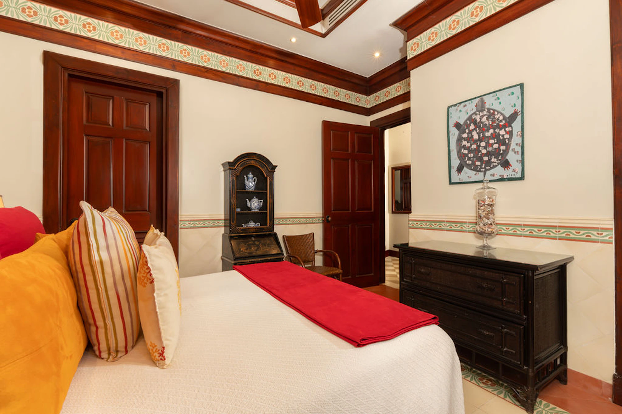 Casa Teja | 12 Paseo del Mar