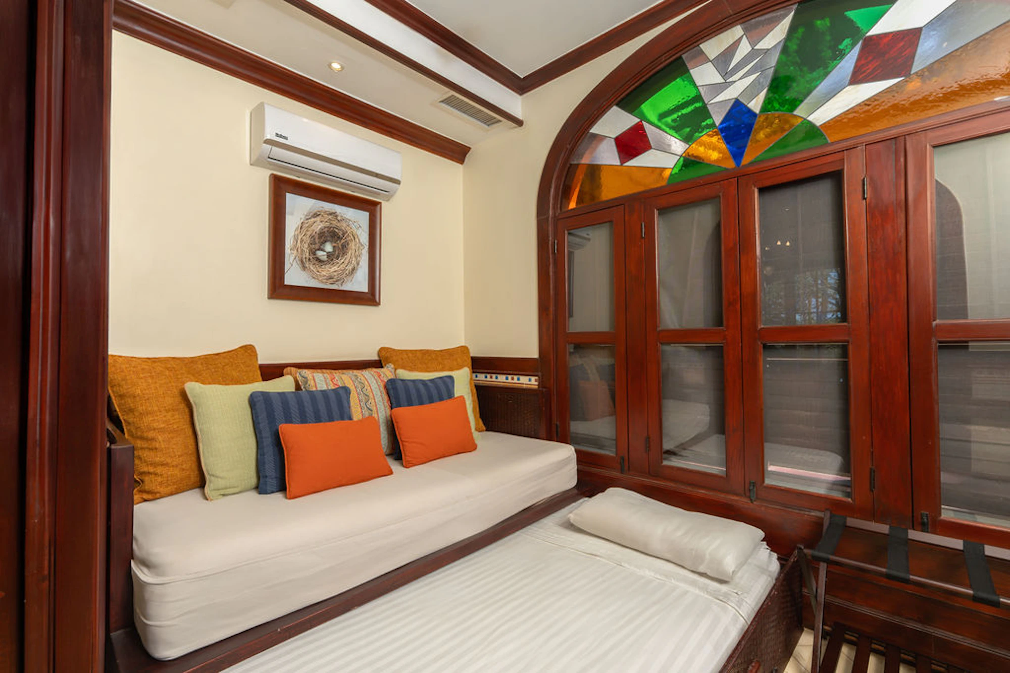 Casa Teja | 12 Paseo del Mar