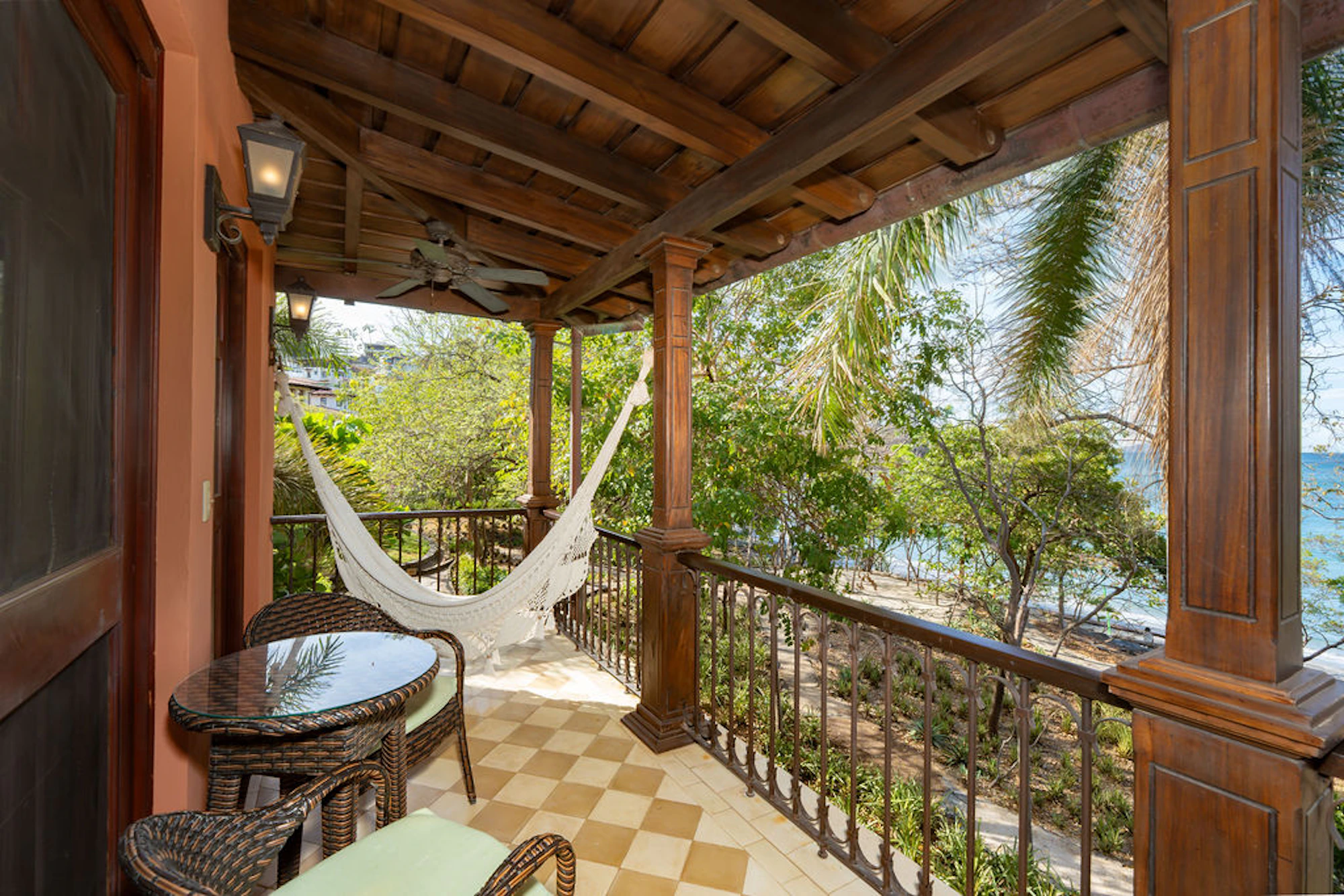 Casa Teja | 12 Paseo del Mar