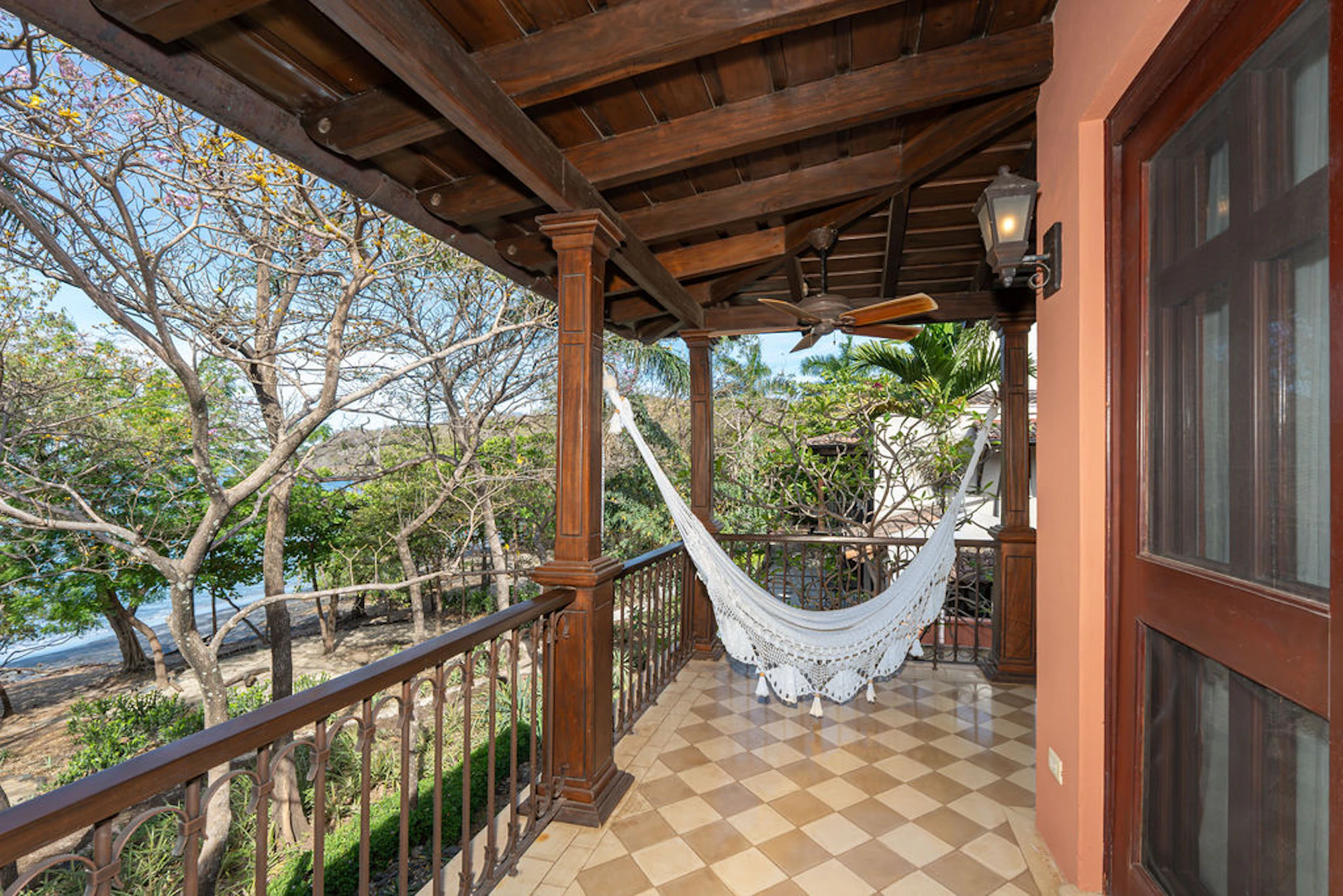 Casa Teja | 12 Paseo del Mar