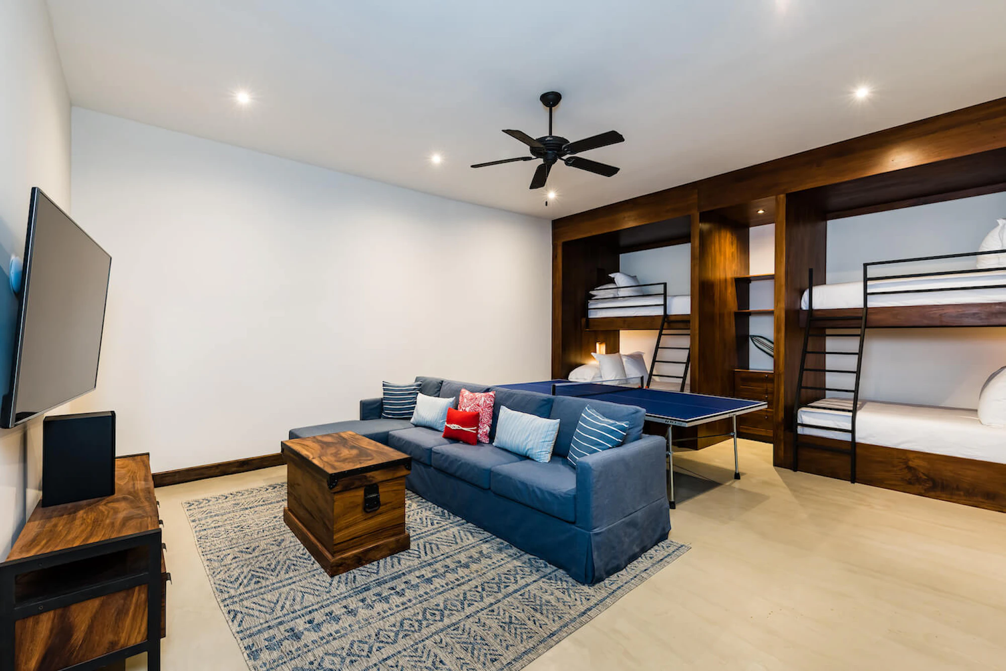 Casa Acuarela | 17 Calle Cartagena