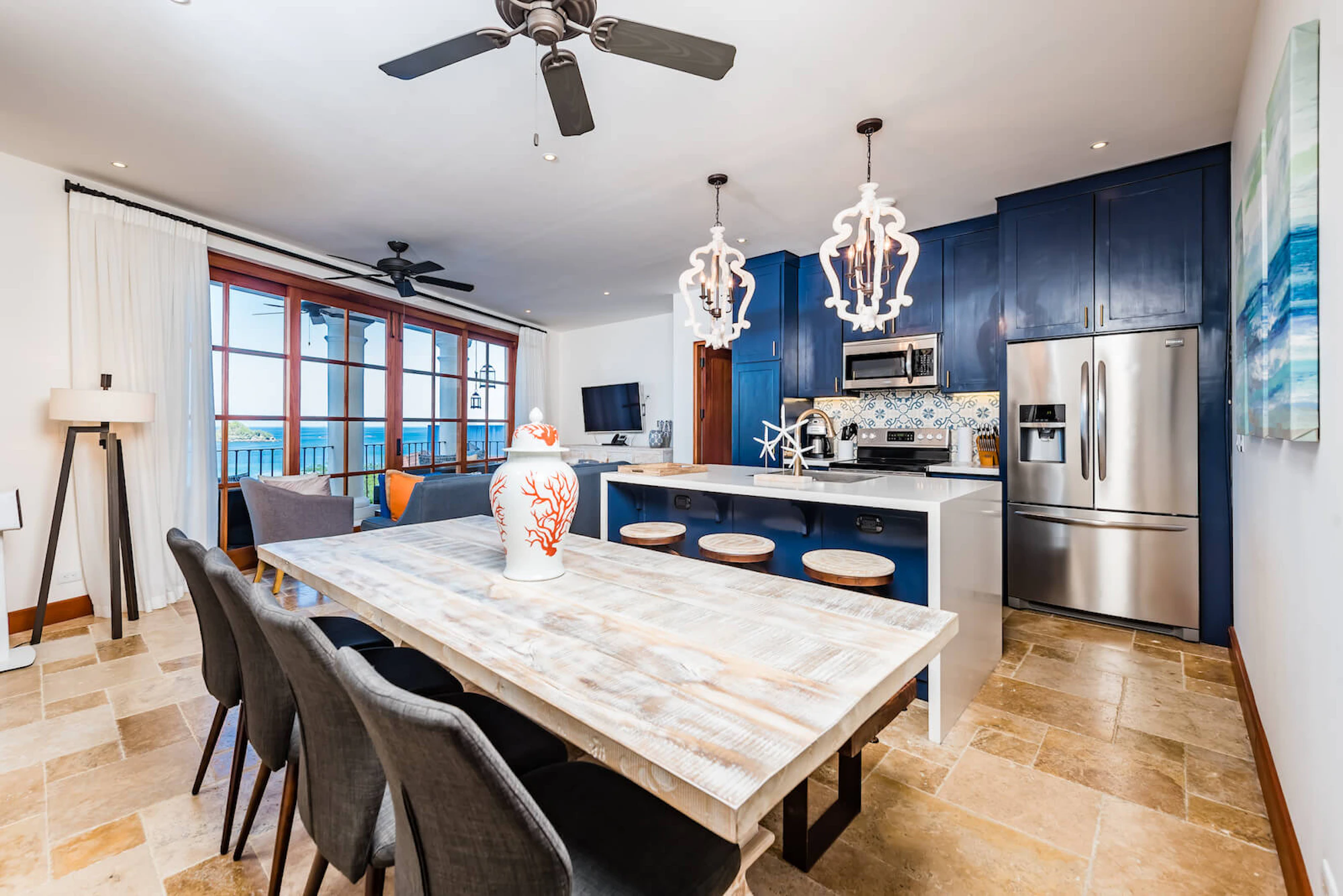 Flat | 43 Plaza Central