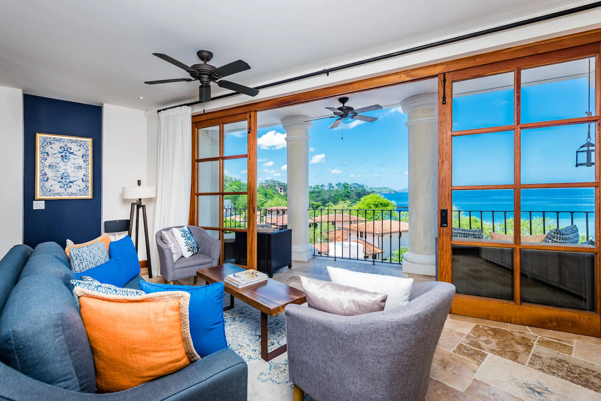 Flat | 43 Plaza Central