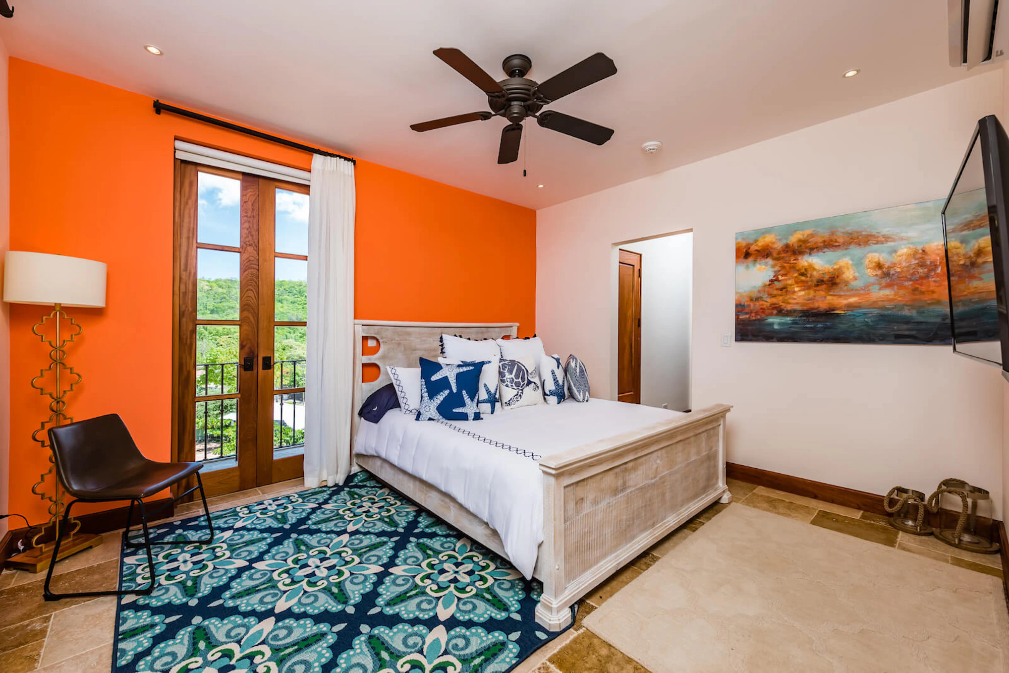 Flat | 43 Plaza Central