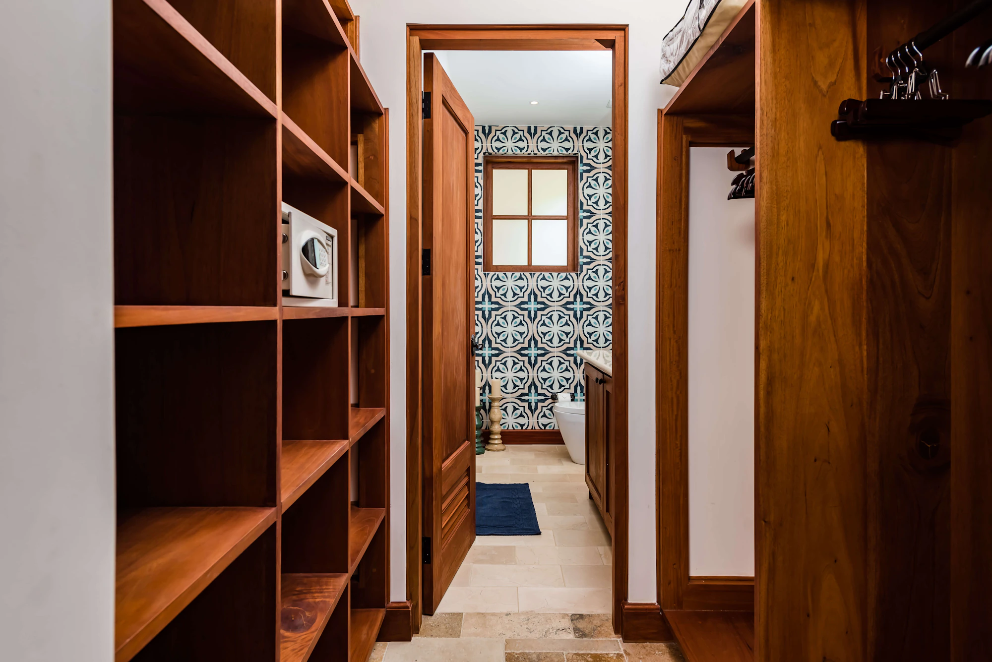 Flat | 43 Plaza Central