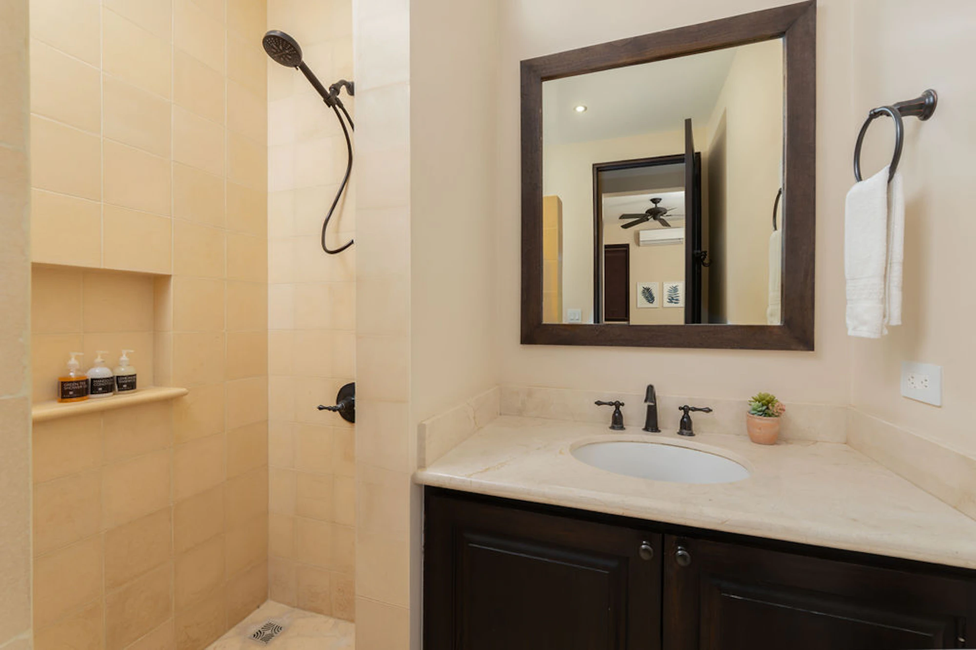Casa Serenity | 3 Paseo Miraflores