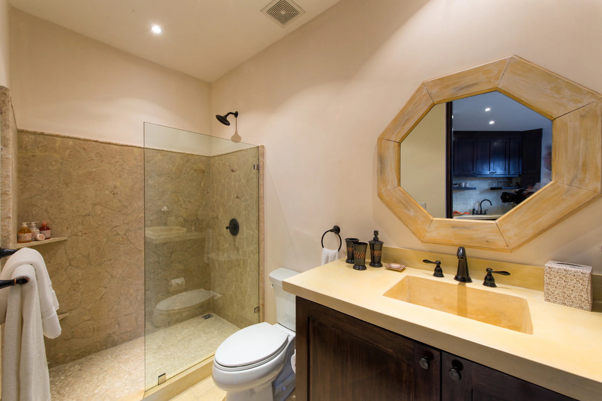 Flat | 32 Avenida La Antigua