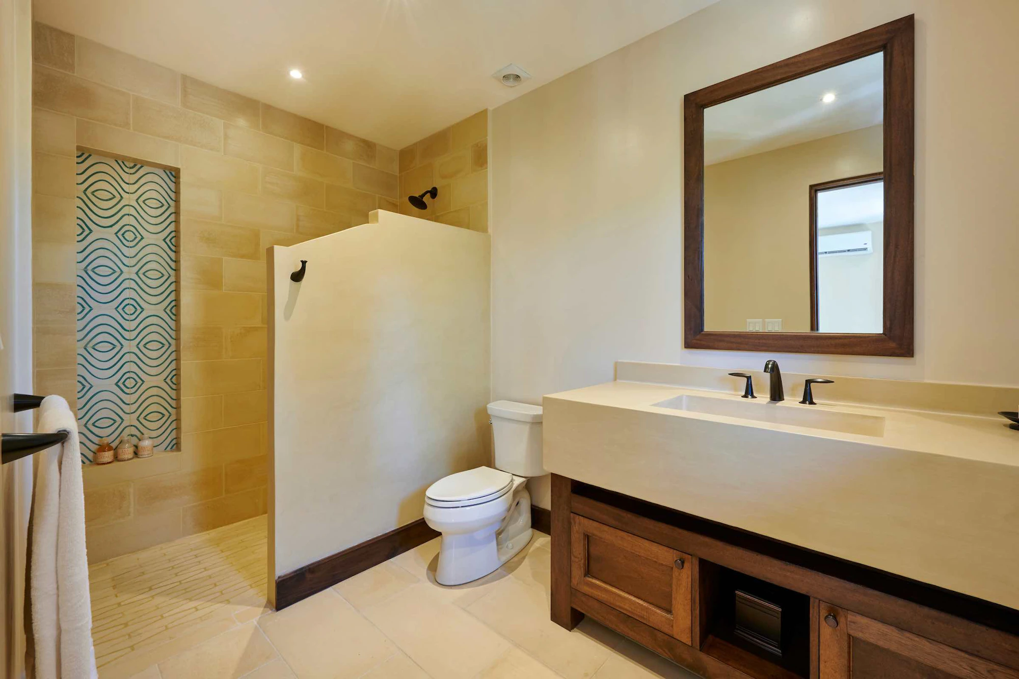 Casa Los Monos | 23 Calle Cartagena