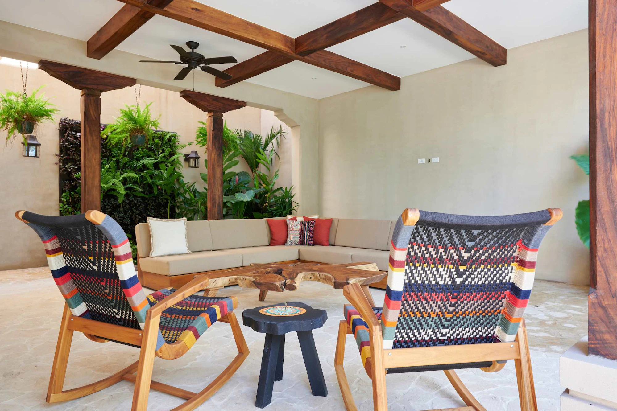 Casa Los Monos | 23 Calle Cartagena