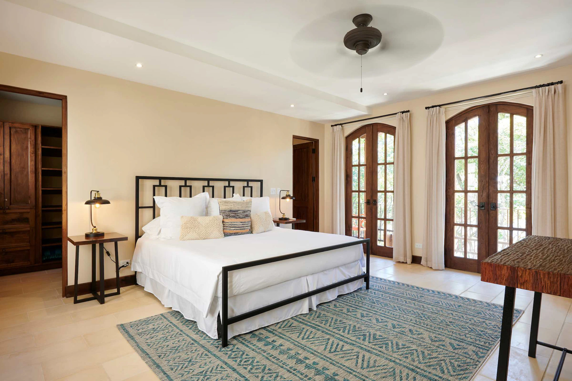 Casa Los Monos | 23 Calle Cartagena