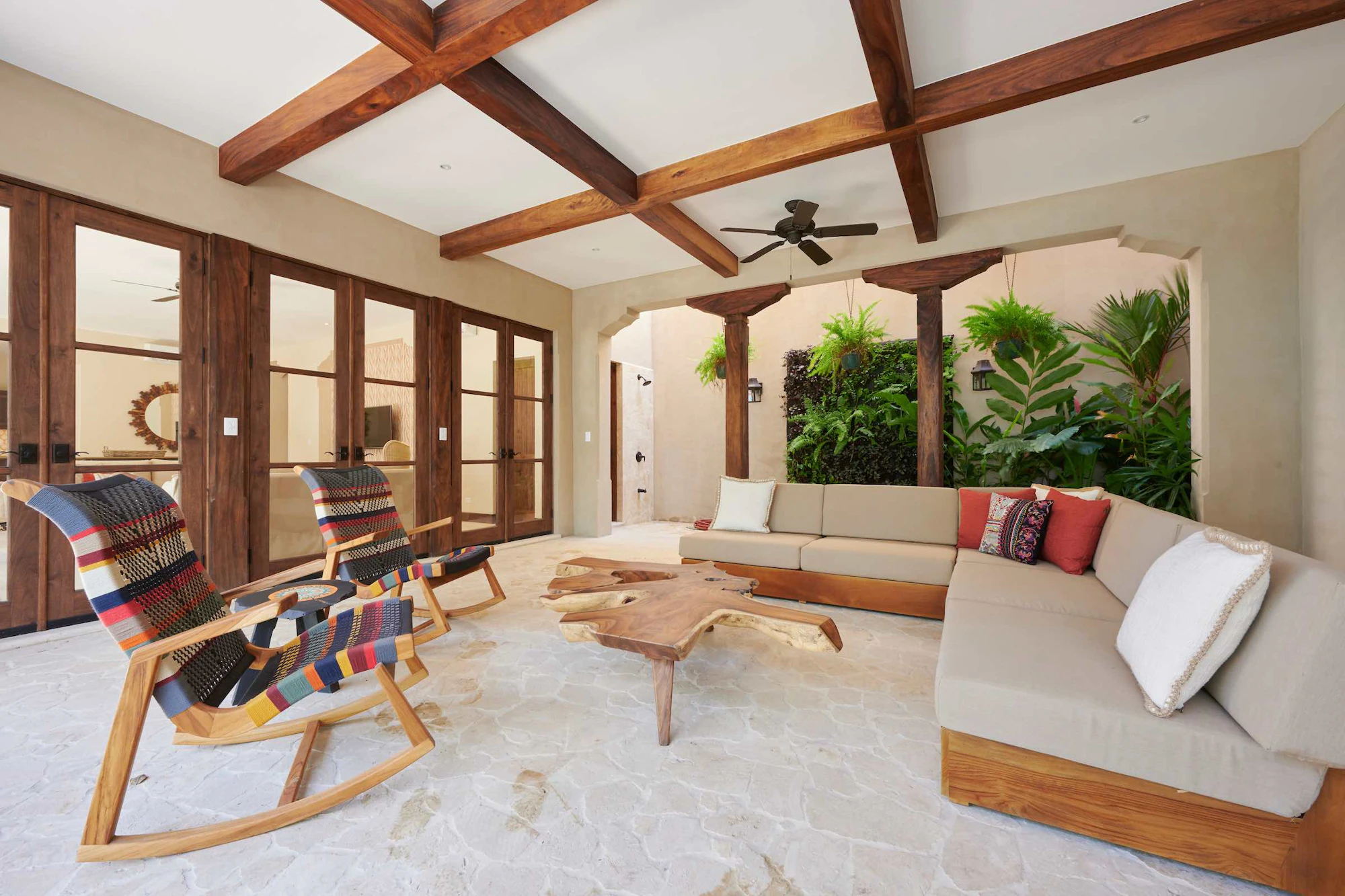 Casa Los Monos | 23 Calle Cartagena