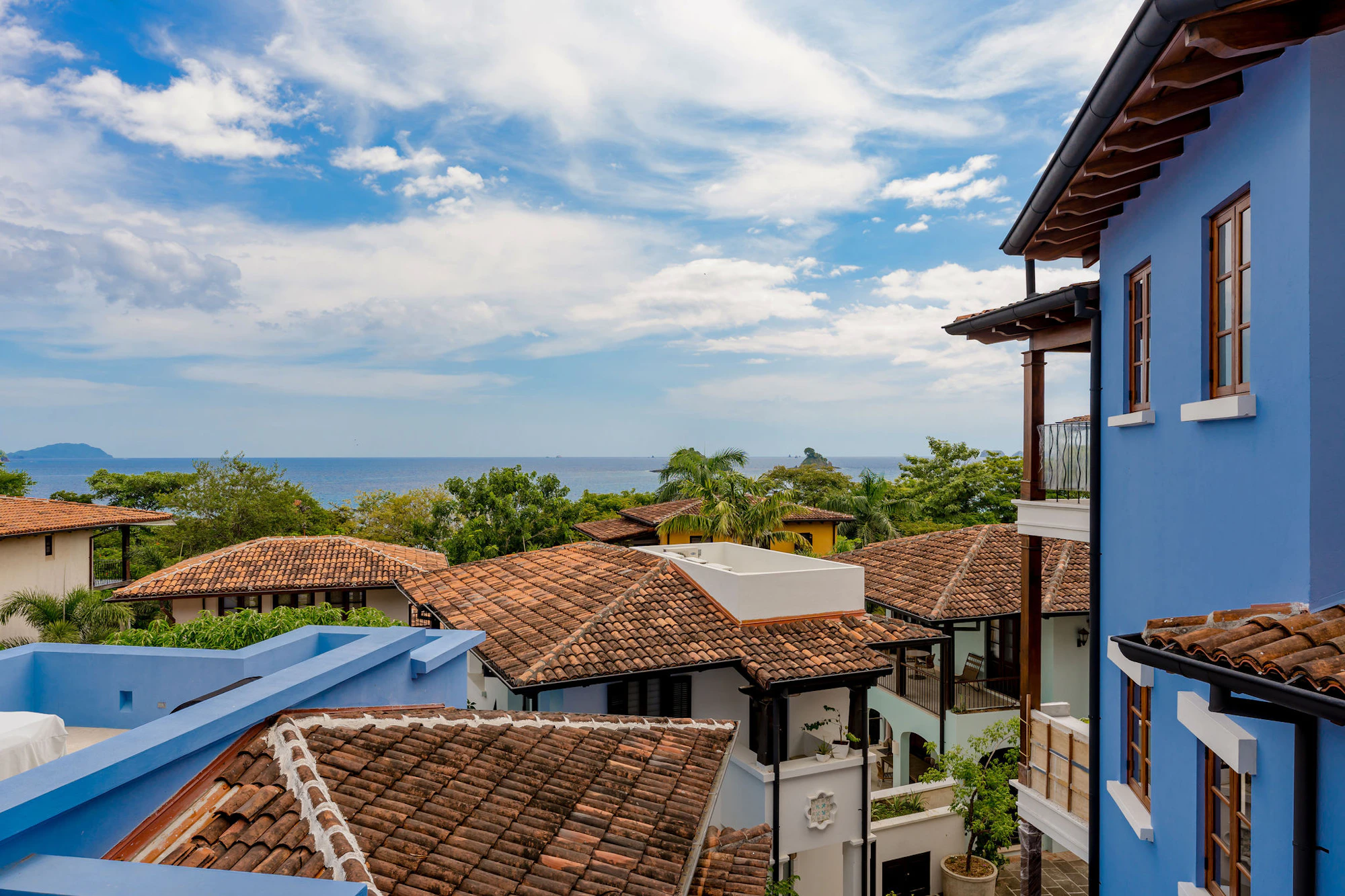 Casa Rana | 34 Plaza Central