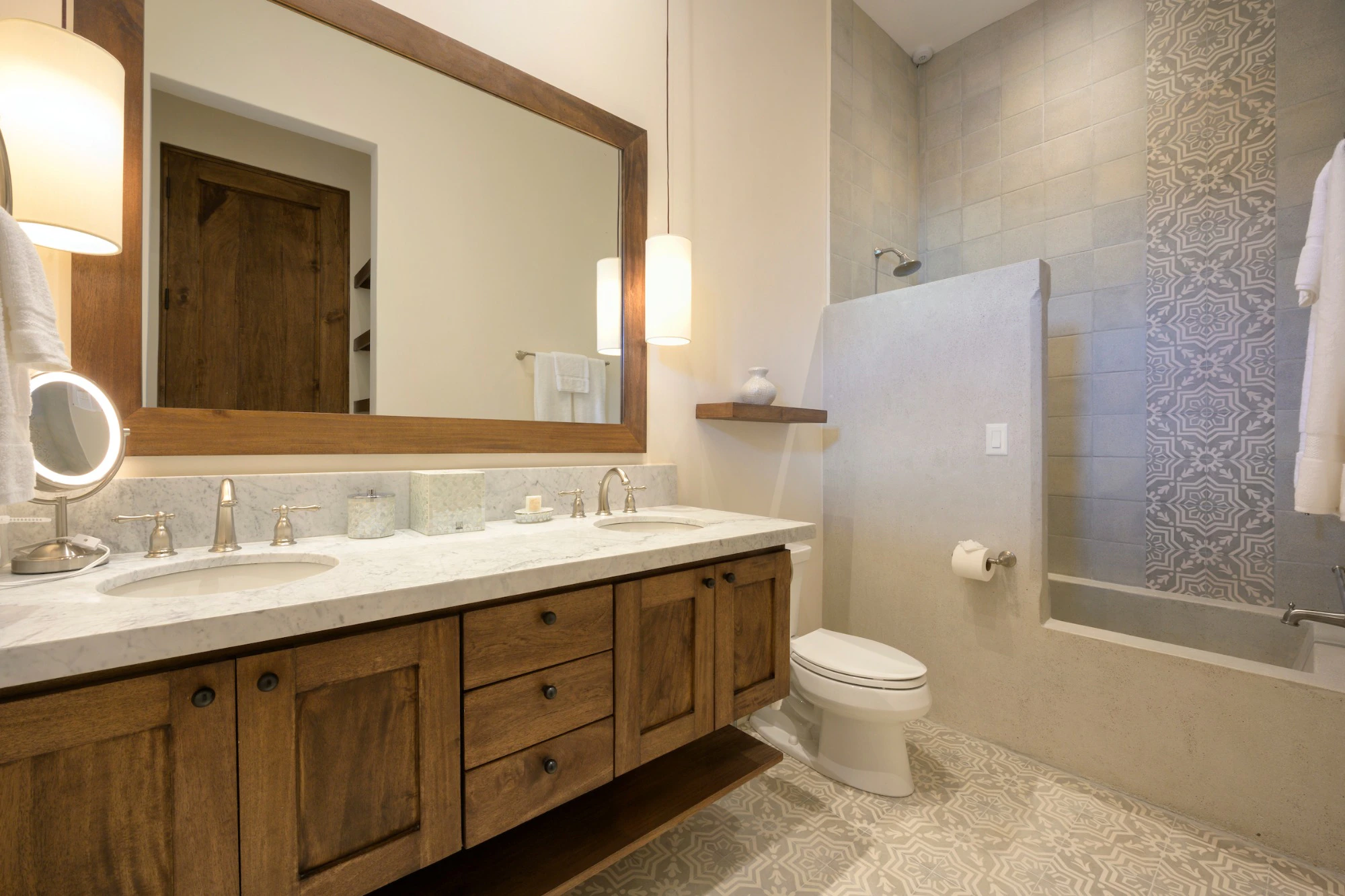 Casa Plumeria | 8 Calle Virginia