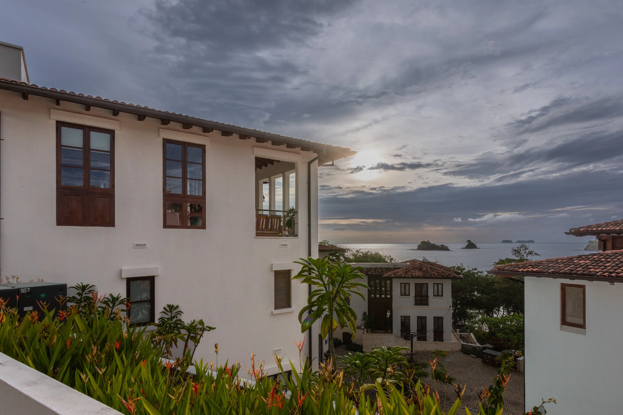 Casa Plumeria | 8 Calle Virginia