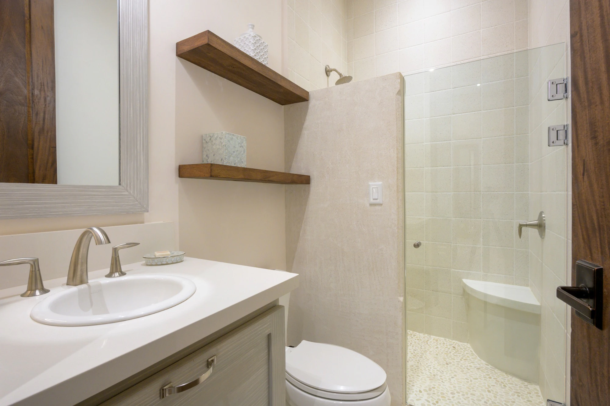 Casa Plumeria | 8 Calle Virginia