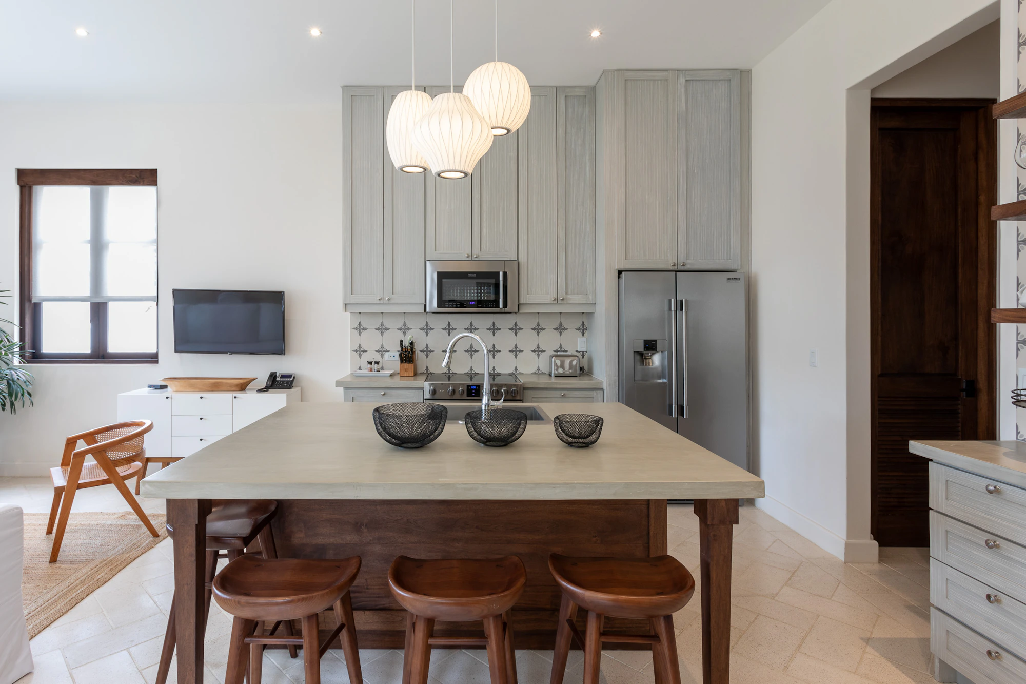 Casa Plumeria | 8 Calle Virginia