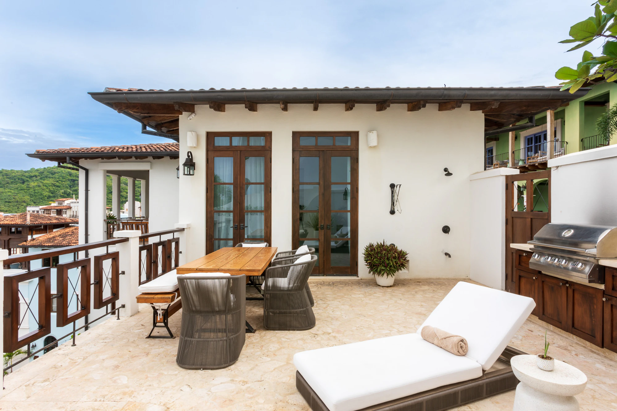 Casa Plumeria | 8 Calle Virginia