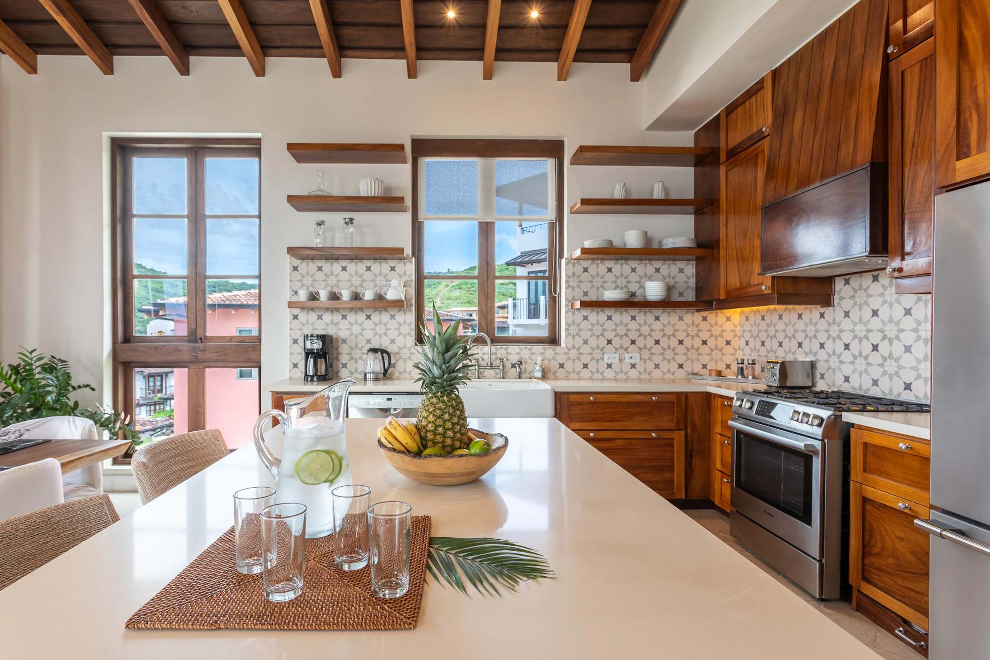 Casa Plumeria | 8 Calle Virginia