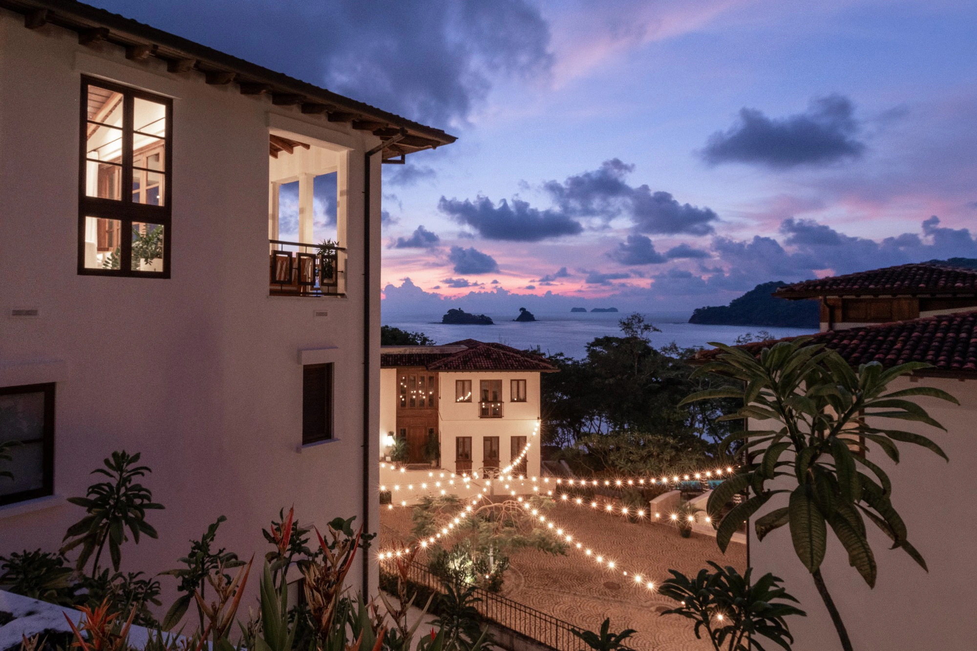 Casa Plumeria | 8 Calle Virginia