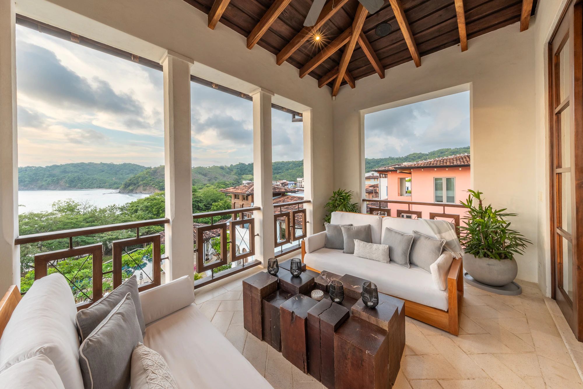 Casa Plumeria | 8 Calle Virginia