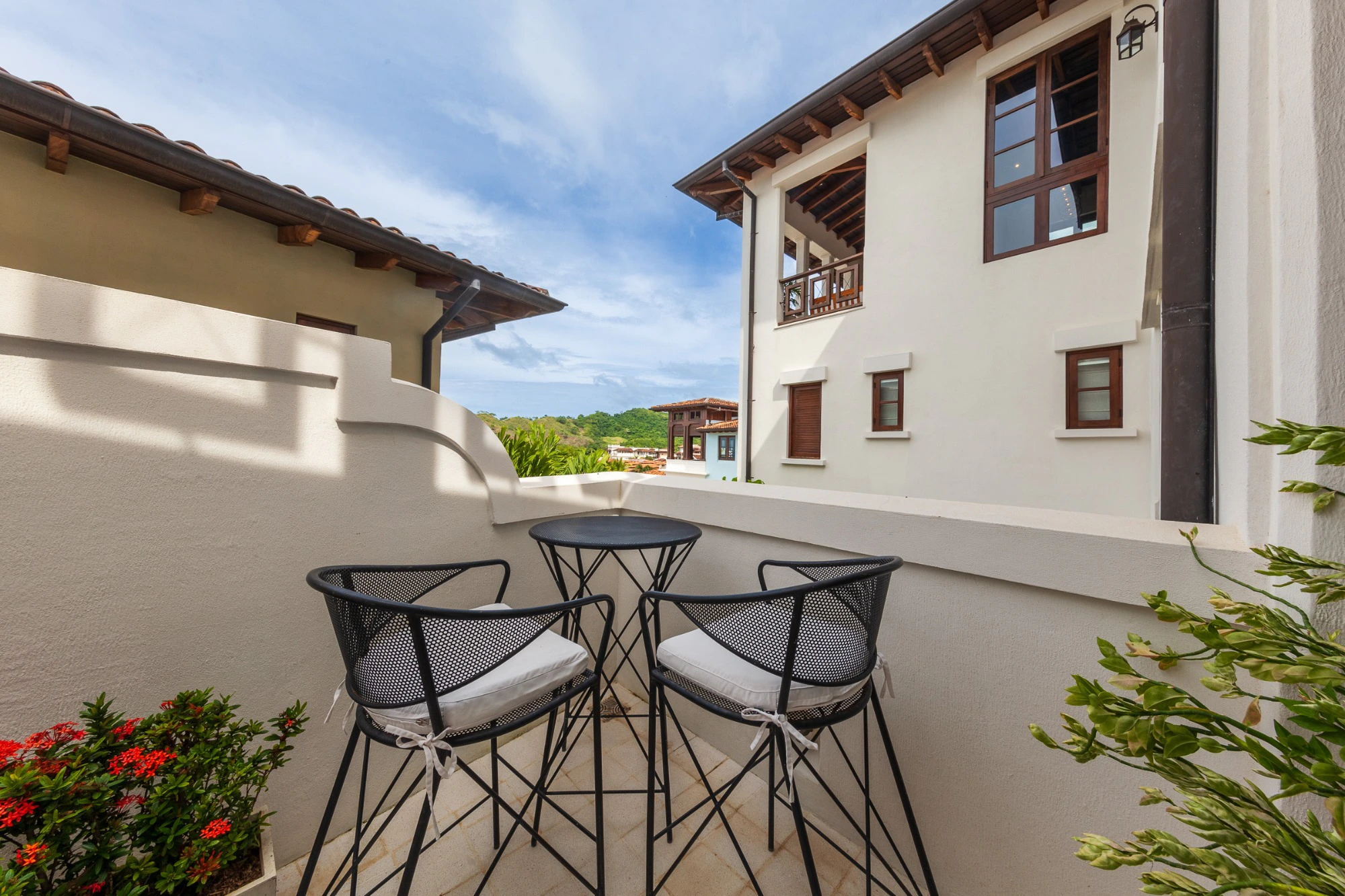 Casa Plumeria | 8 Calle Virginia