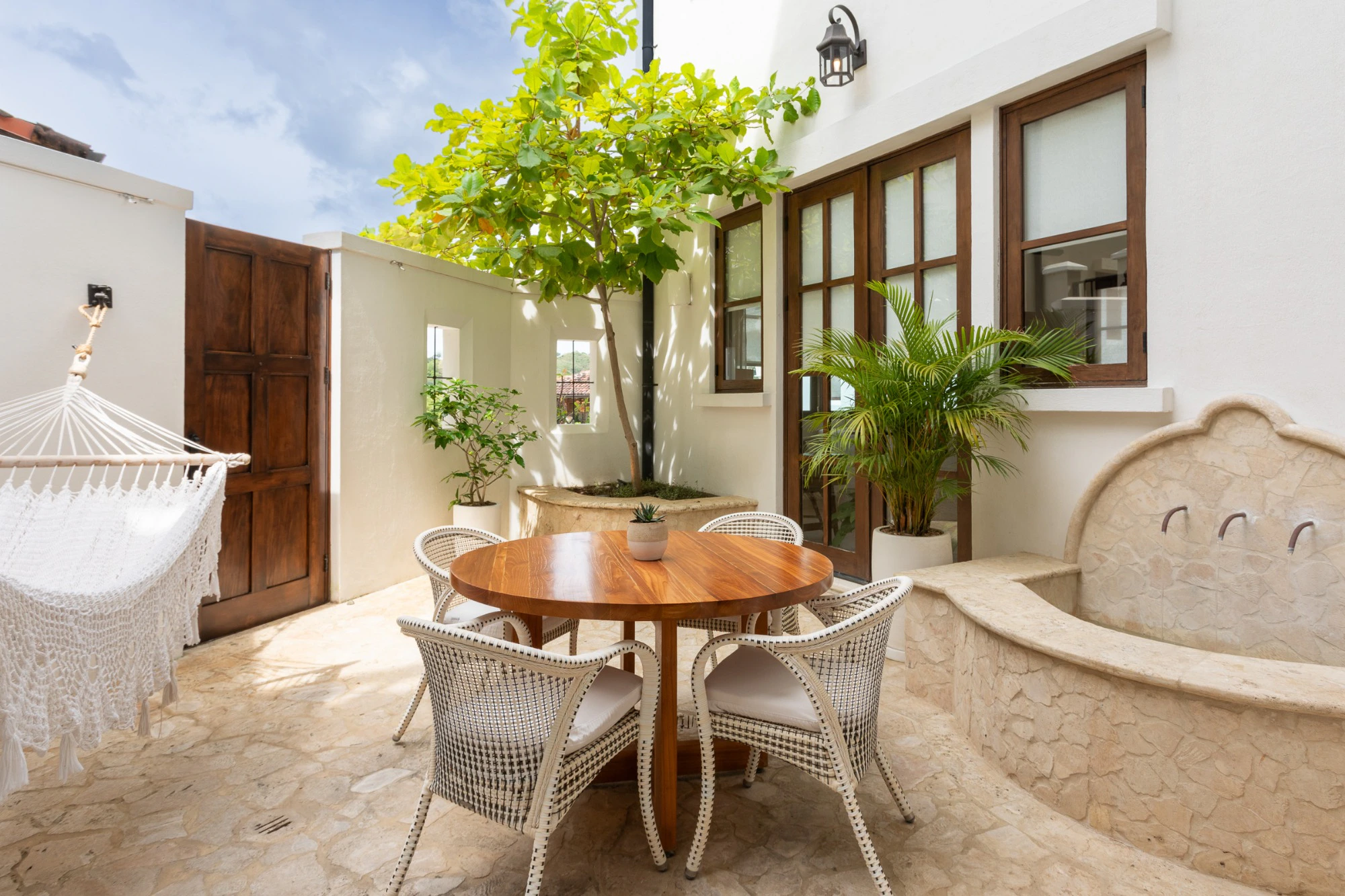 Casa Plumeria | 8 Calle Virginia