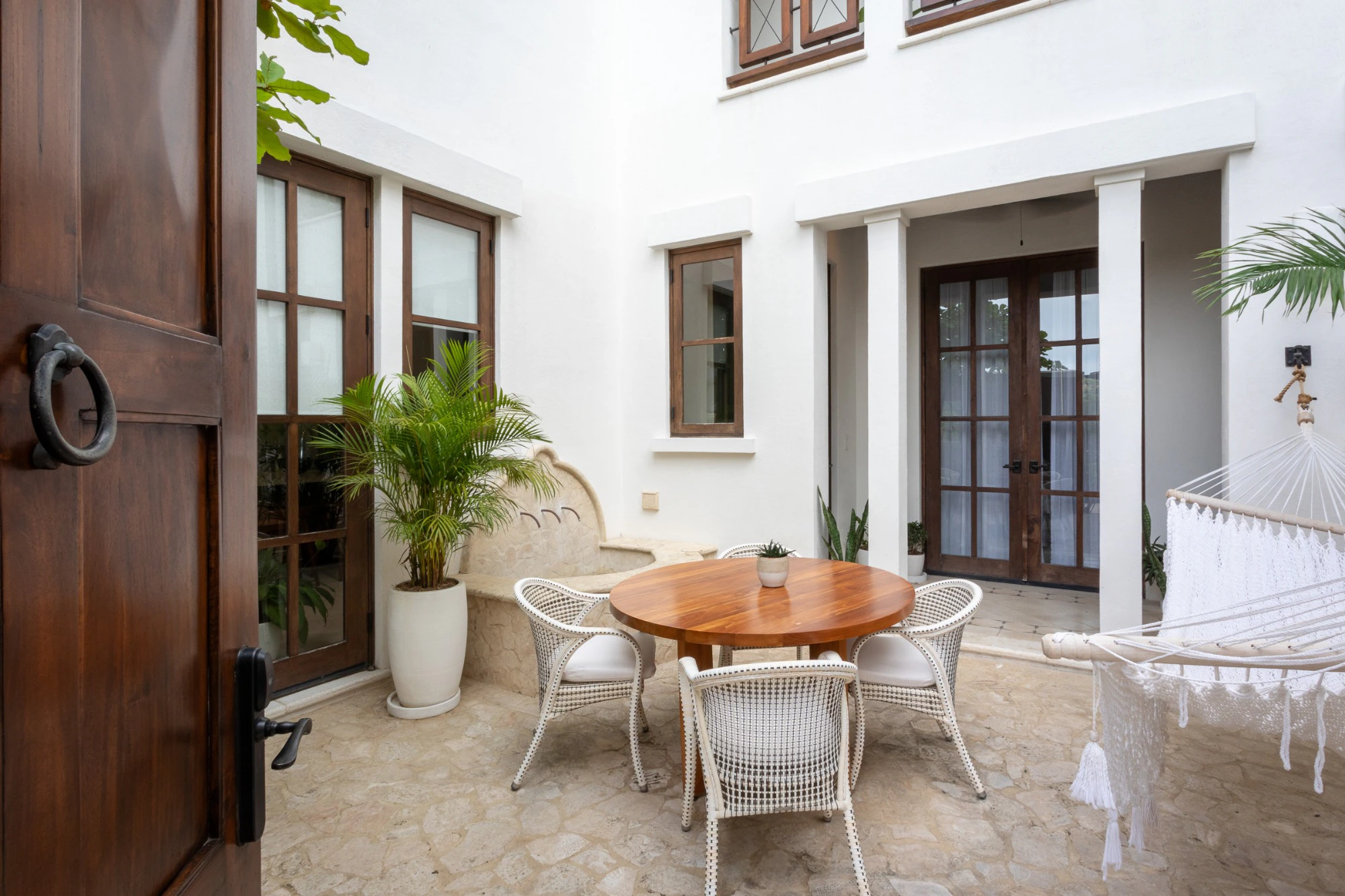 Casa Plumeria | 8 Calle Virginia